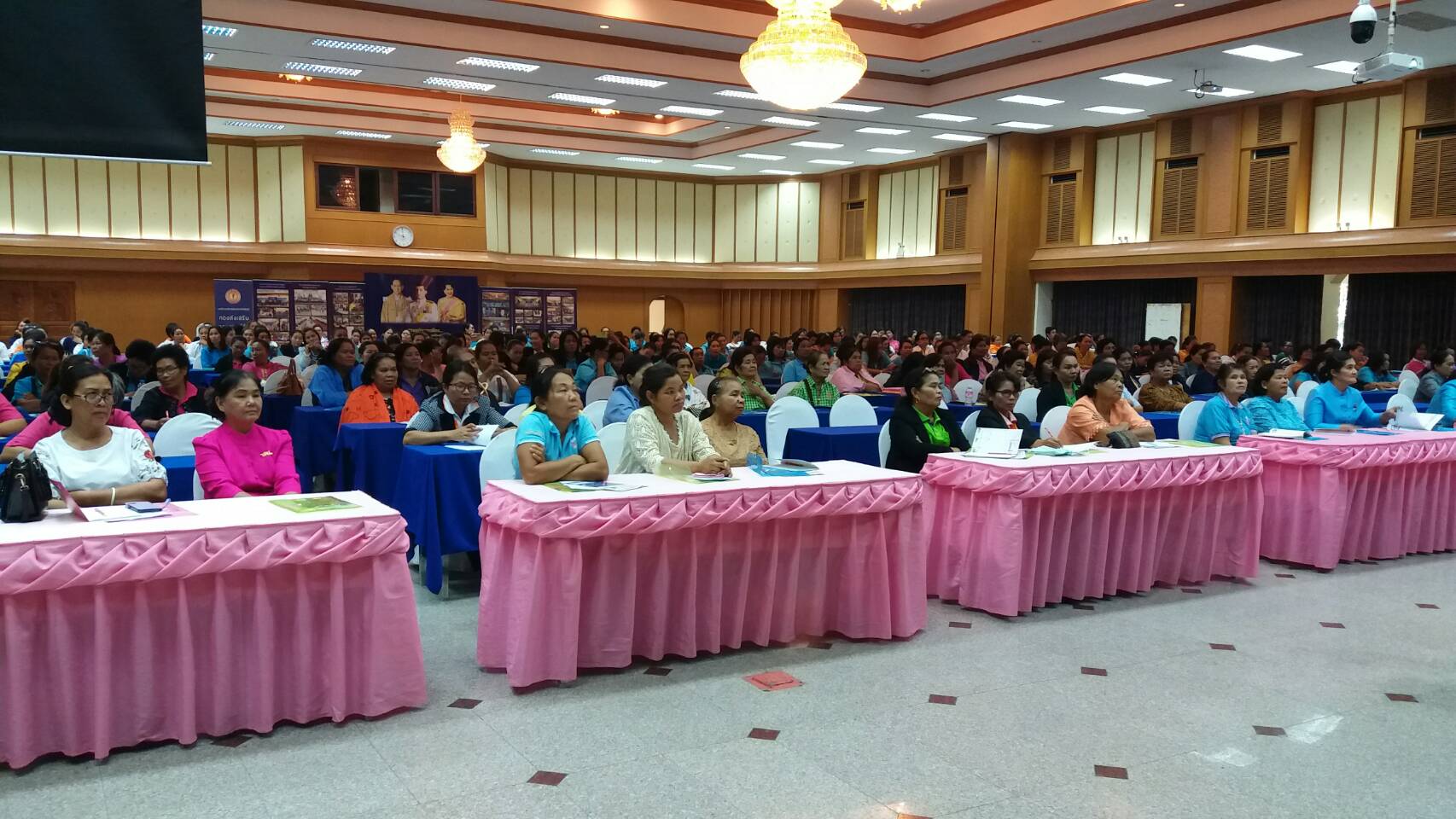 พจ.ชย บรรยายเรื่อง สตรีกับการพัฒนาชุมชน ตามโครงการพัฒนาศักยภาพสตรีจังหวัดชัยภูมิ