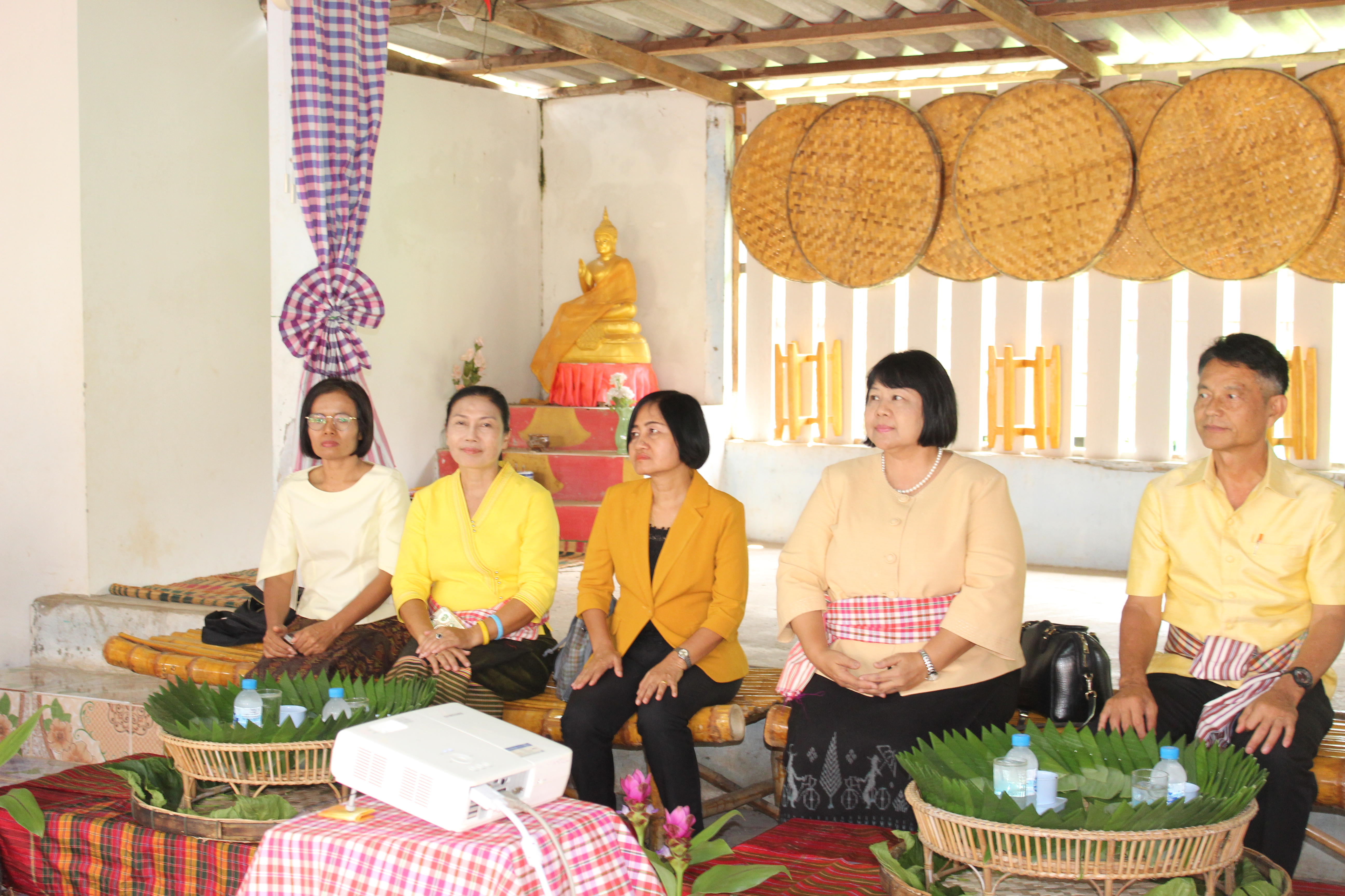 @ชัยภูมิ วันที่ 18 มิถุนายน 2562 นางสาวศันสนีย์ ทาสม ผู้ตรวจราชการกรมการพัฒนาชุมชน และนางอรุณรัตน์ ชิงชนะ ผู้อำนวยการศูนย์ศึกษาและพัฒนาชุมชนนครราชสีมา ดำเนินการประเมินผลและคัดเลือกหน่วยงานพัฒนาชุมชนใสสะอาดดีเด่น ข้าราชการและลูกจ้างประจำดีเด่น กรมการพัฒนาชุมชน ประจำปี พ.ศ.2562 ณ ที่ว่าการอำเภอเทพสถิต และกิจกรรมประกวดพัฒนากรขวัญใจชุมชน ณ หมู่บ้านไทรงาม ม.7 ต.โป่งนก อ.เทพสถิต