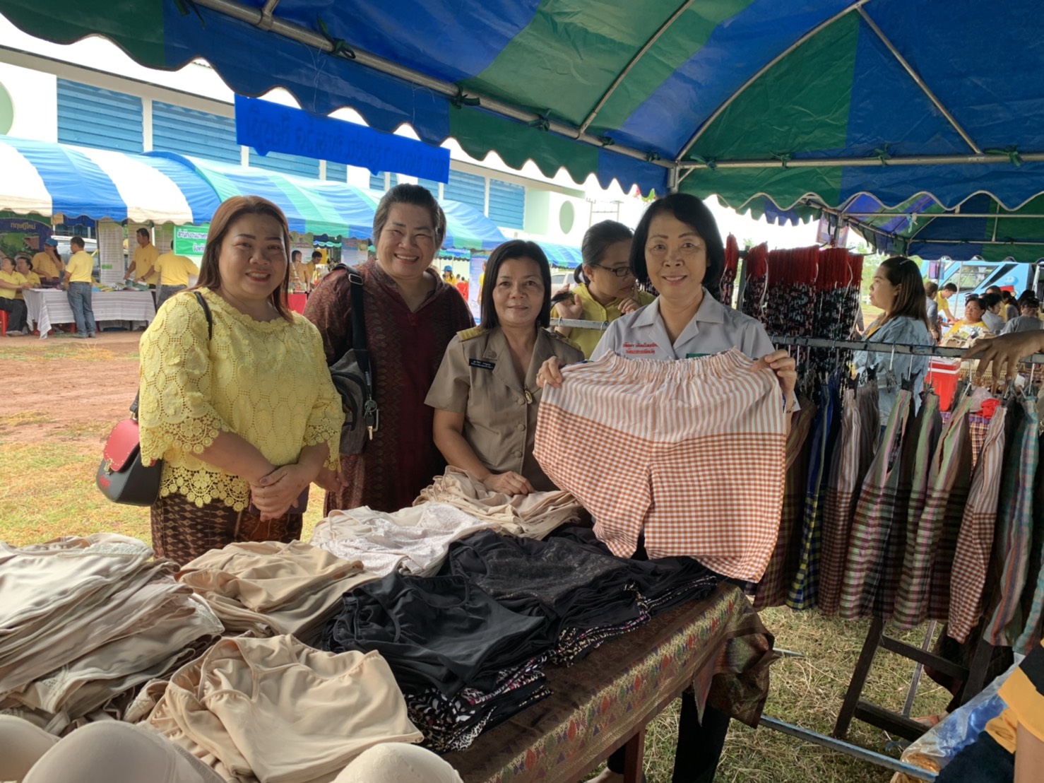 @ชัยภูมิ#นางอัจฉรา เคียงวิมลรัตน์​ พัฒนาการจังหวัดชัยภูมิ ร่วมกิจกรรมจังหวัดเคลื่อนที่จังหวัดชัยภูมิ ประจำเดือน กรกฎาคม 2562 ณ โรงเรียนบ้านหนองขามใต้ ม.9 ต.หนองขาม อ.แก้งคร้อ จ.ชัยภูมิ และมอบทุนจากกองทุนพัฒนาเด็กชนบทในพระราชูปถัมภ์มเด็จพระเทพฯ จำนวน 5 ทุนๆละ 1200บาท เป็นเงิน 6,000 บาท