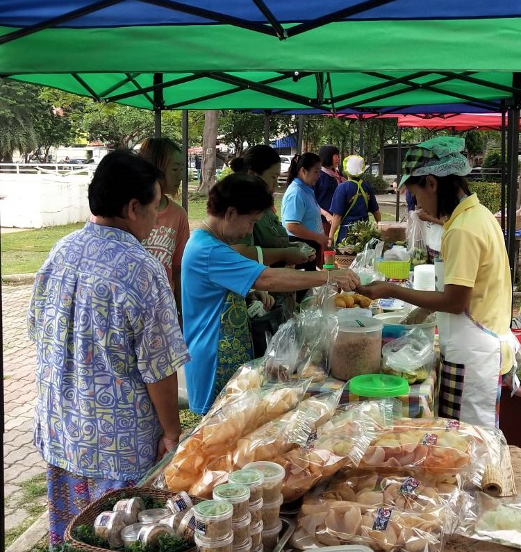 จังหวัดชัยภูมิ โดยสำนักงานพัฒนาชุมชนจังหวัดชัยภูมิ ขอเชิญทุกท่านมาชม ชิม ช๊อบ อาหารรสไทยแท้ ณ ตลาดต้นปีบจังหวัดชัยภูมิ  บริเวณหน้าศาลากลางจังหวัดชัยภูมิ (ข้างตลาดสีเขียว) ทุกวันศุกร์ แรก และ ศุกร์ที่ 2 ของทุกเดือน  เริ่ม 6 กันยายน 2562