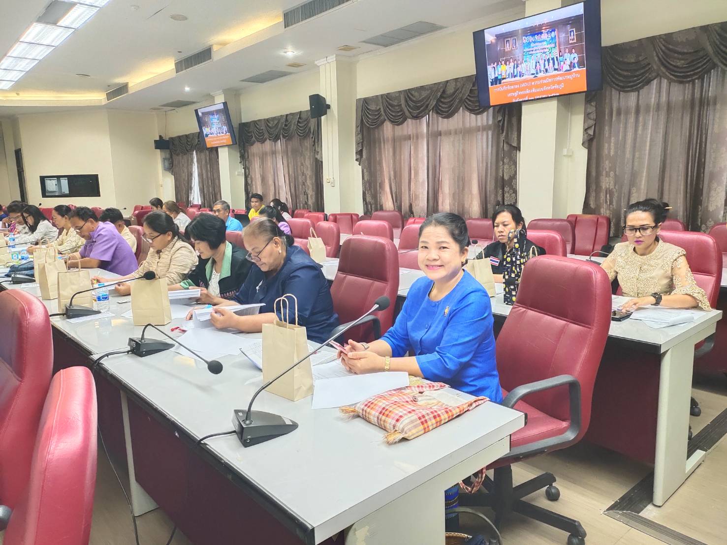 @ชัยภูมิเมืองแห่งความสุข #พจ.ชัยภูมิ ร่วมประชุมคณะกรรมการ (ศจพ.จ.ชย.)