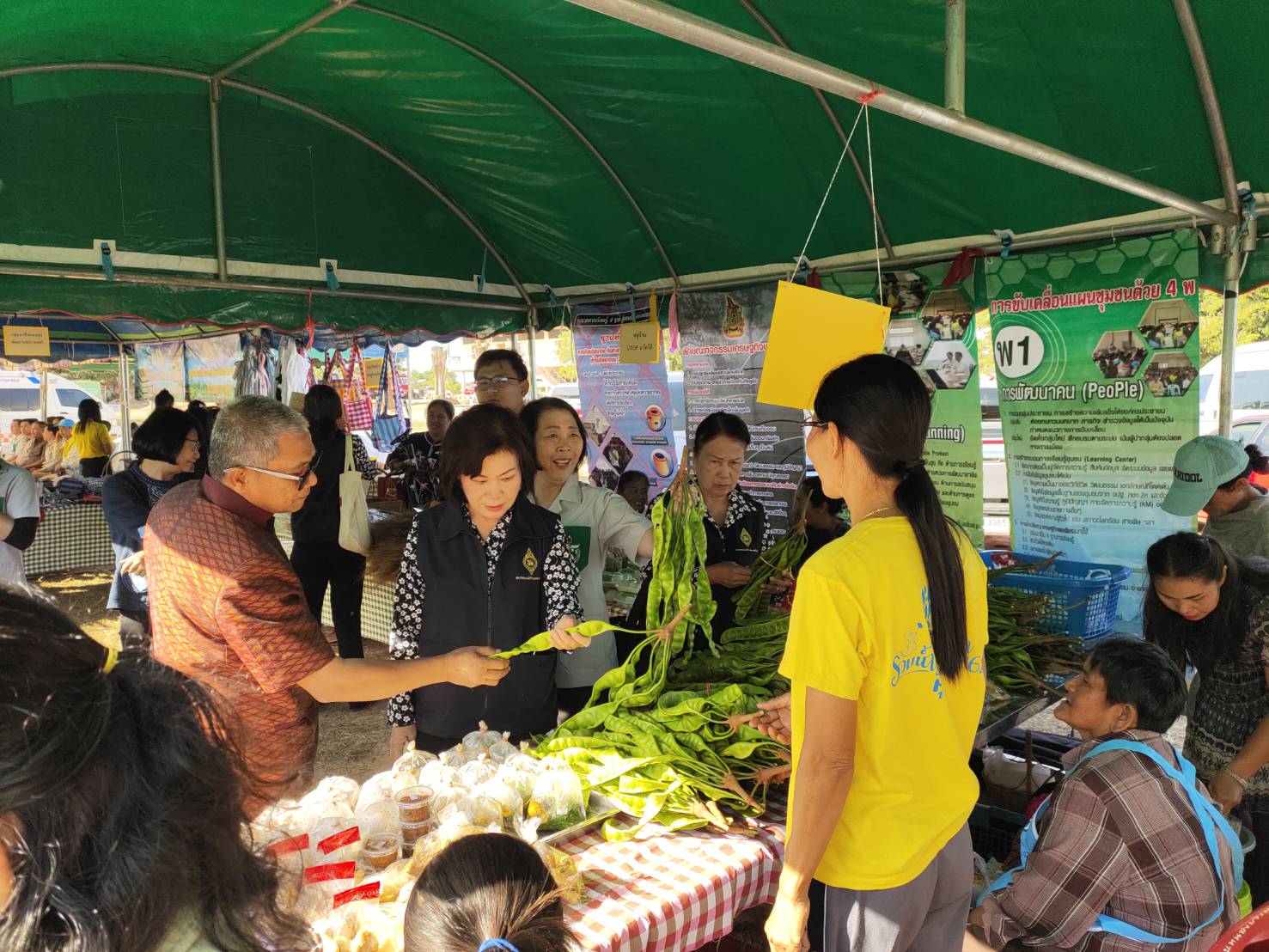 @ชัยภูมิเมืองแห่งความสุข #พจ.ชัยภูมิ ร่วมออกหน่วยบริการเคลื่อนที่