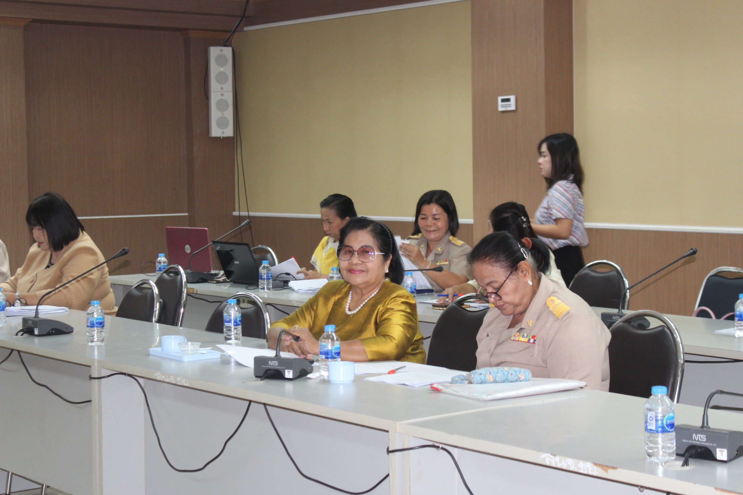 พช.ชัยภูมิประชุมคณะทำงานโครงการ”สืบสานอนุรักษ์ศิลป์ผ้าถิ่นไทย ดำรงไว้ในแผ่นดิน”