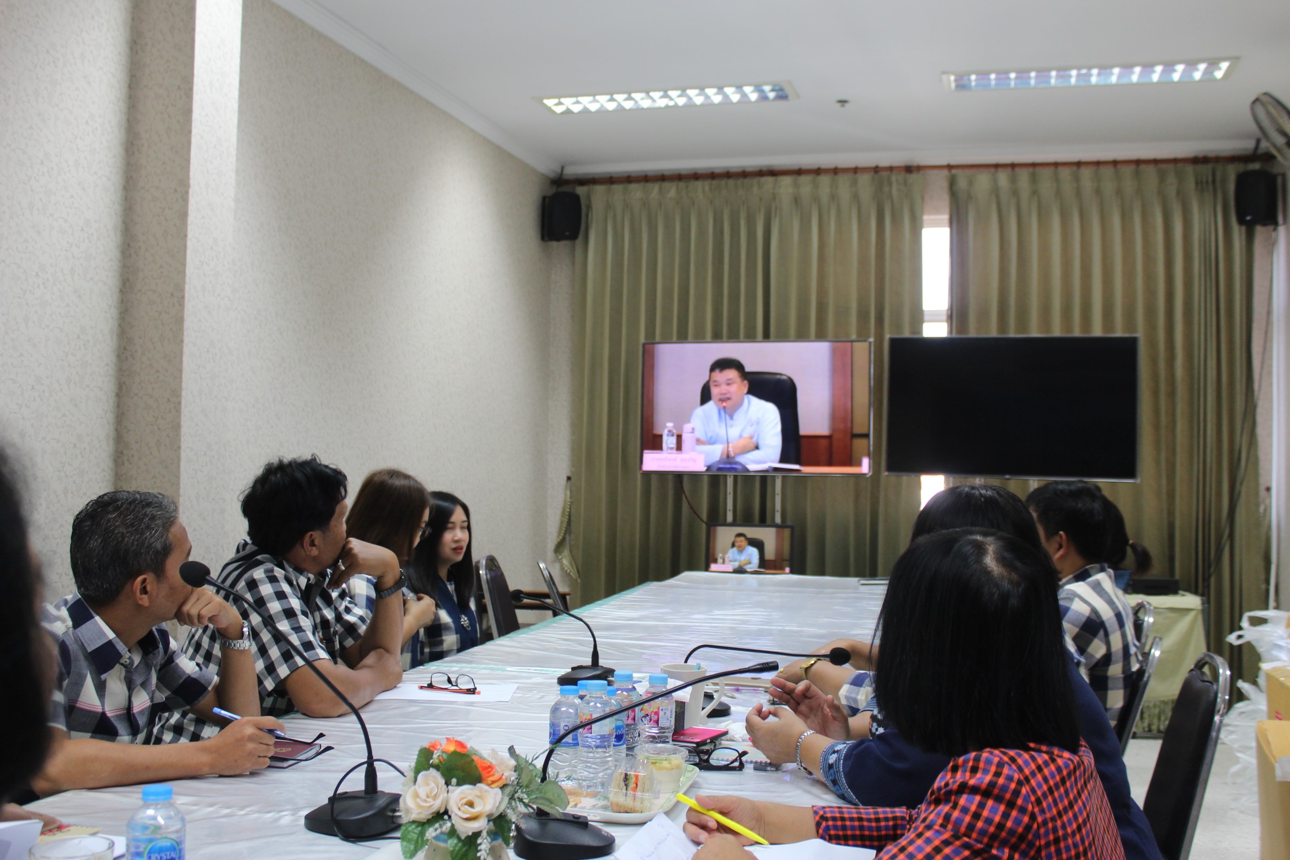 พจ.ชัยภูมิ และเจ้าหน้าที่พัฒนาชุมชน ร่วมรับฟังการประชุมกรมการพัฒนาชุมชน ครั้งที่1/2563