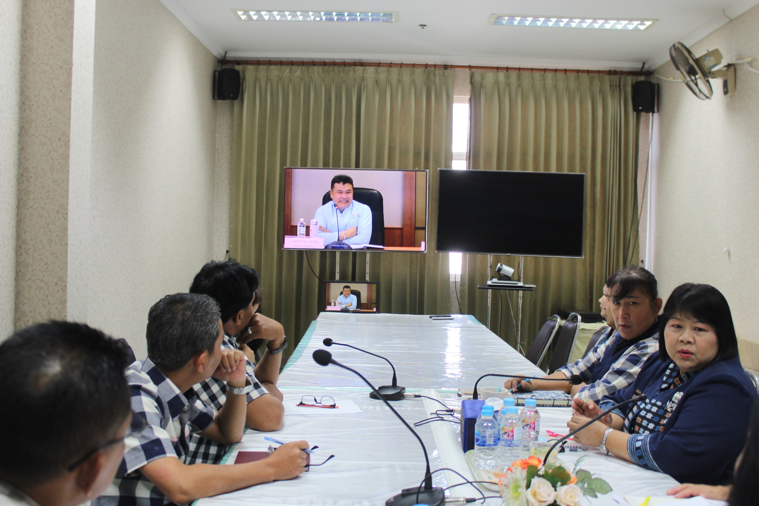 พจ.ชัยภูมิ และเจ้าหน้าที่พัฒนาชุมชน ร่วมรับฟังการประชุมกรมการพัฒนาชุมชน ครั้งที่1/2563