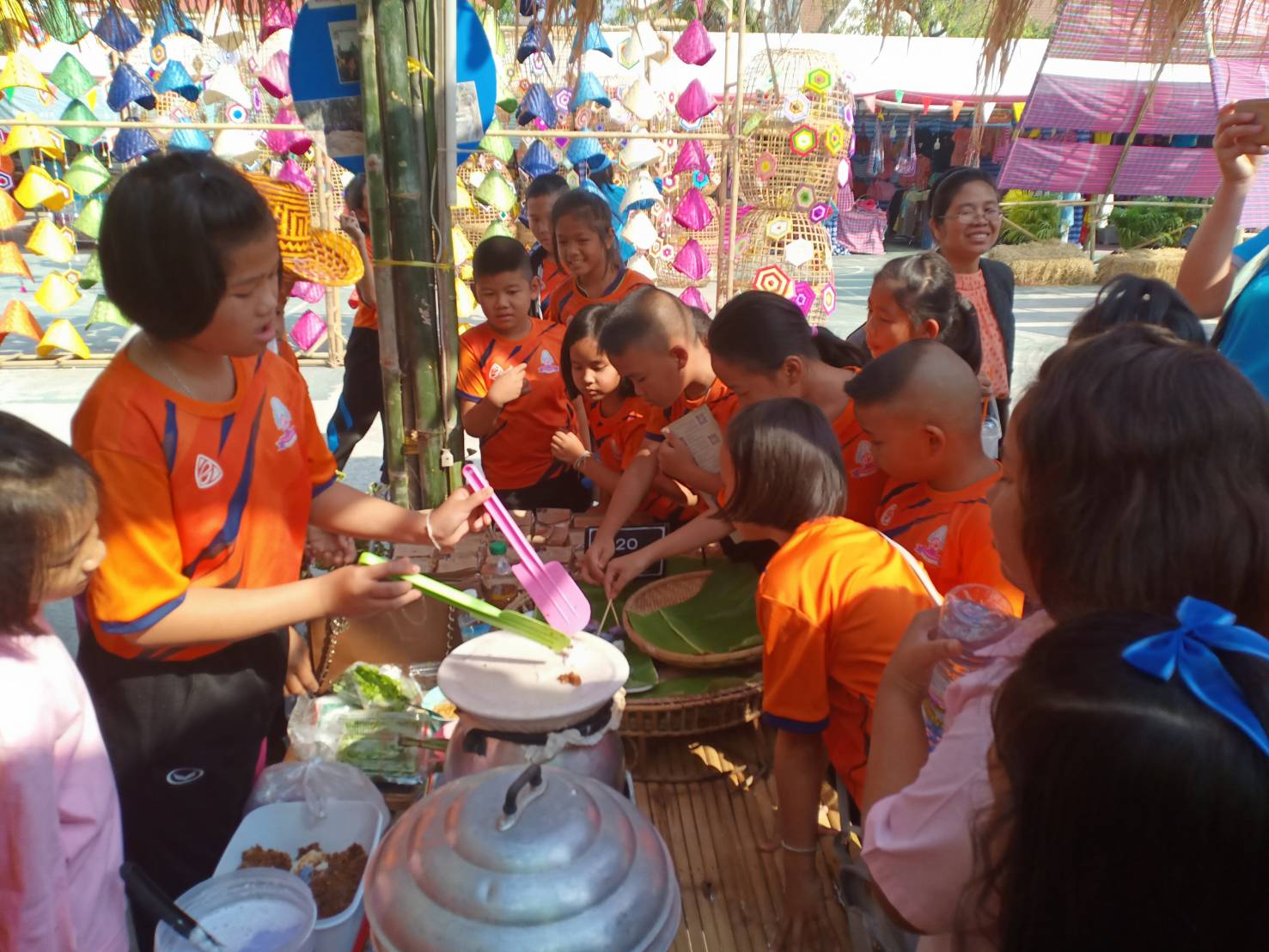 ร่วมสัมผัสสีสัน บรรยากาศย้อนยุคกับกิจกรรม”เที่ยว ชิม ช๊อป OTOP วิถีไทย@ชัยภูมิ”