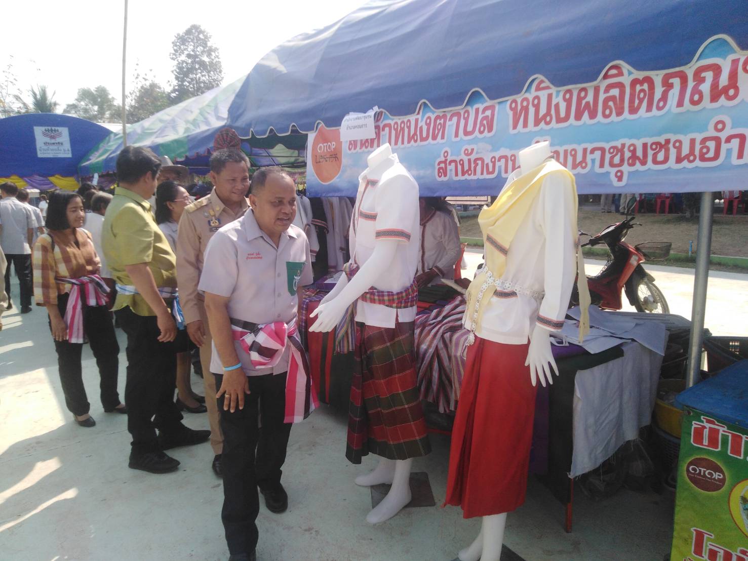 พช.ชัยภูมิ ร่วมกิจกรรมออกหน่วย พอ.สว.และกิจกรรมจังหวัดเคลื่อนที่
