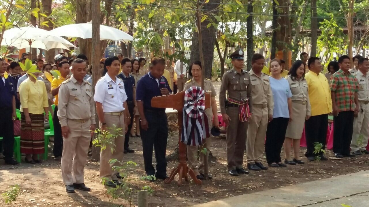 นายณรงค์ วุ่นซิ้ว ผู้ว่าราชการจังหวัดชัยภูมิเปิดโครงการบ้านนี้มีรัก ปลูกผักกินเองกลุ่มโซน”ลุ่มน้ำสี่สาย”