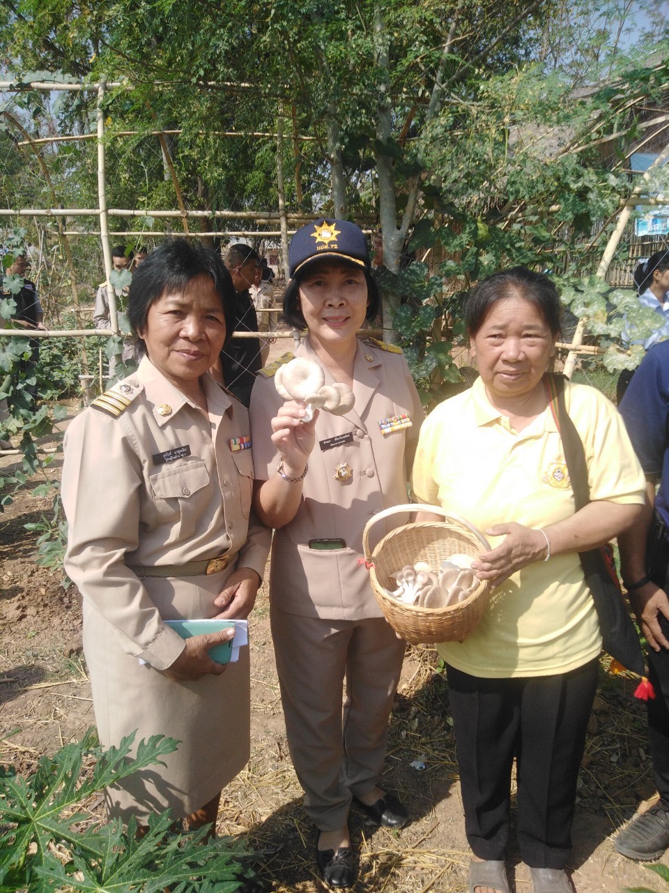 นายณรงค์ วุ่นซิ้ว ผู้ว่าราชการจังหวัดชัยภูมิเปิดโครงการบ้านนี้มีรัก ปลูกผักกินเองกลุ่มโซน”ลุ่มน้ำสี่สาย”