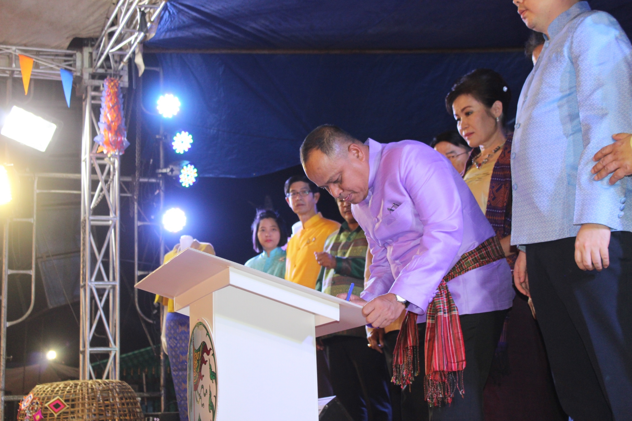 ชัยภูมิจัดทำ MOU โครงการ”สืบสาน อนุรักษ์ศิลป์ผ้าถิ่นไทย ดำรงไว้ในแผ่นดิน”