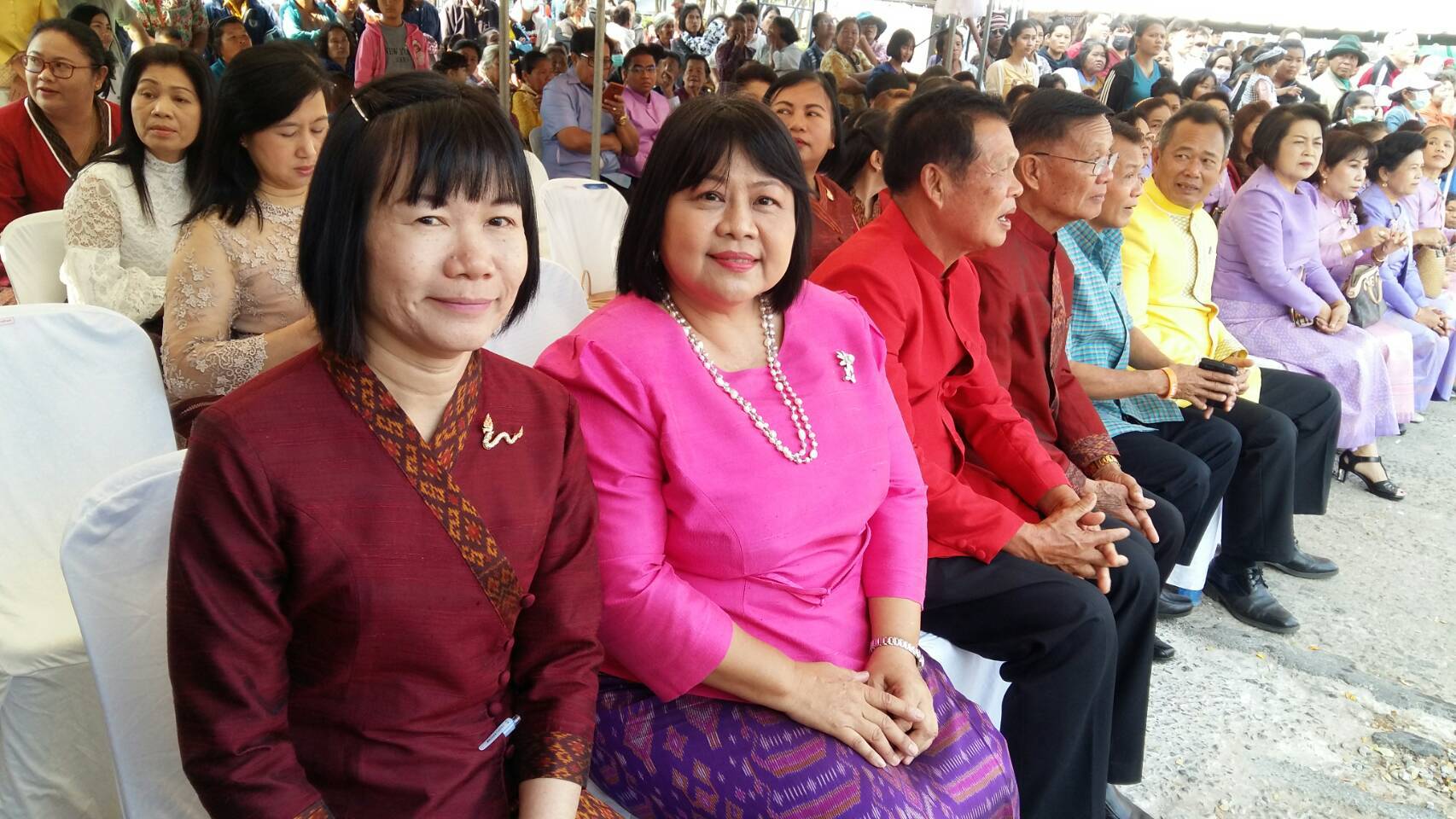 พช.ชัยภูมิ ร่วมพิธีเปิดงานฉลองอนุสาวรีย์เจ้าพ่อพญาแลประจำอำเภอบ้านเขว้าและงานบุญลอมข้าวใหญ่-ผ้าไหมมัดหมี่ ของดีอำเภอบ้านเขว้า ประจำปี พ.ศ. 2563
