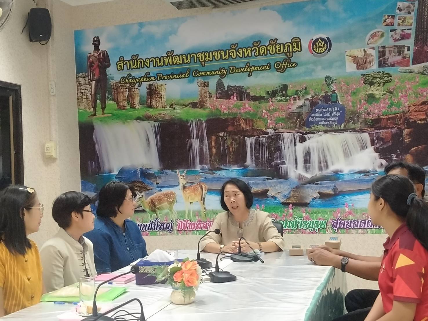 พจ.ชัยภูมิ ร่วมประชุมเพื่อรับฟังแนวทางการตรวจติดตามการดำเนินงานโครงการแก้ไขปัญหาความยากจน(กข.คจ.) จากสำนักพัฒนาทุนและองค์กรการเงินชุมชน