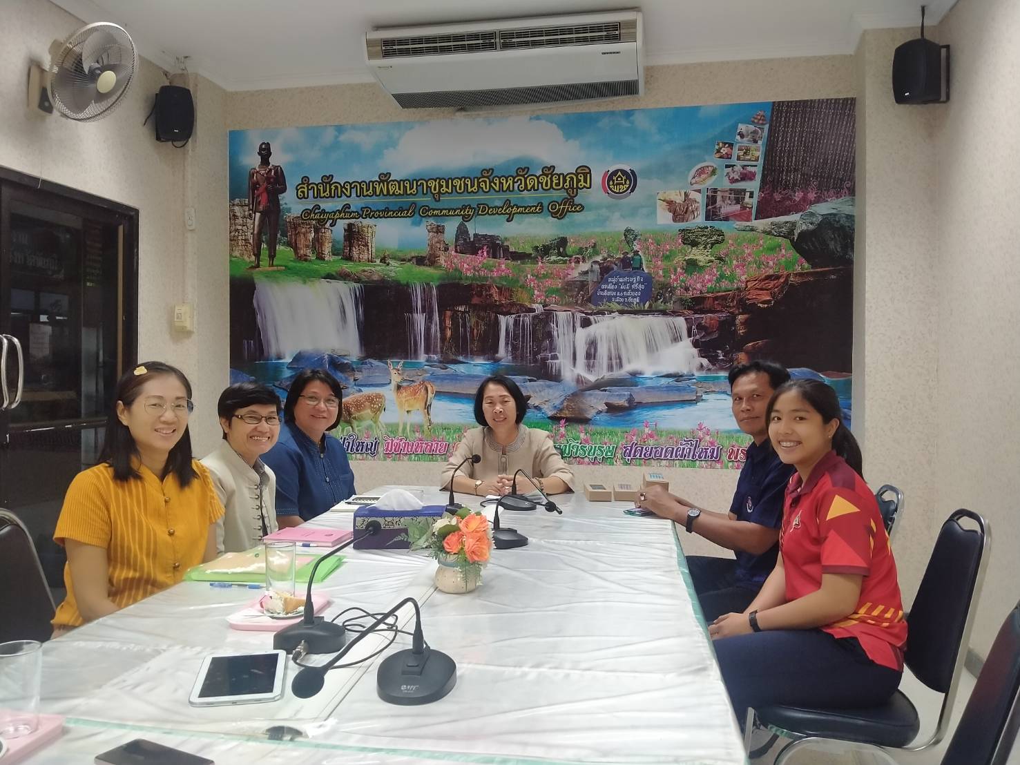 พจ.ชัยภูมิ ร่วมประชุมเพื่อรับฟังแนวทางการตรวจติดตามการดำเนินงานโครงการแก้ไขปัญหาความยากจน(กข.คจ.) จากสำนักพัฒนาทุนและองค์กรการเงินชุมชน
