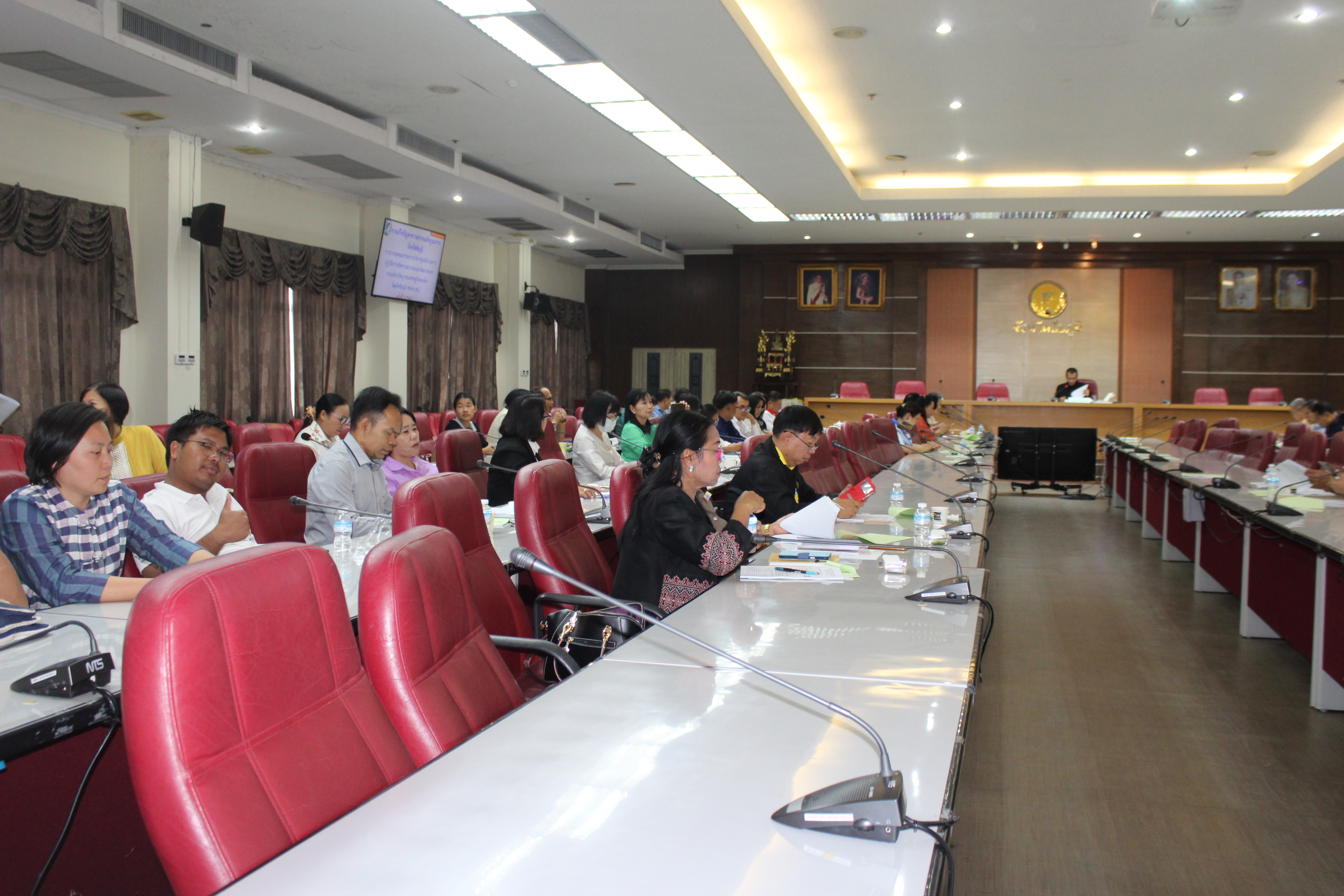 พจ.ชัยภูมิ เข้าร่วมการประชุมคณะกรรมการบริหารศูนย์อำนวยการปฏิบัติการขจัดความยากจนและพัฒนาชนบทฯ (ศจพ.จ.ชย.) ครั้งที่ 1/2563