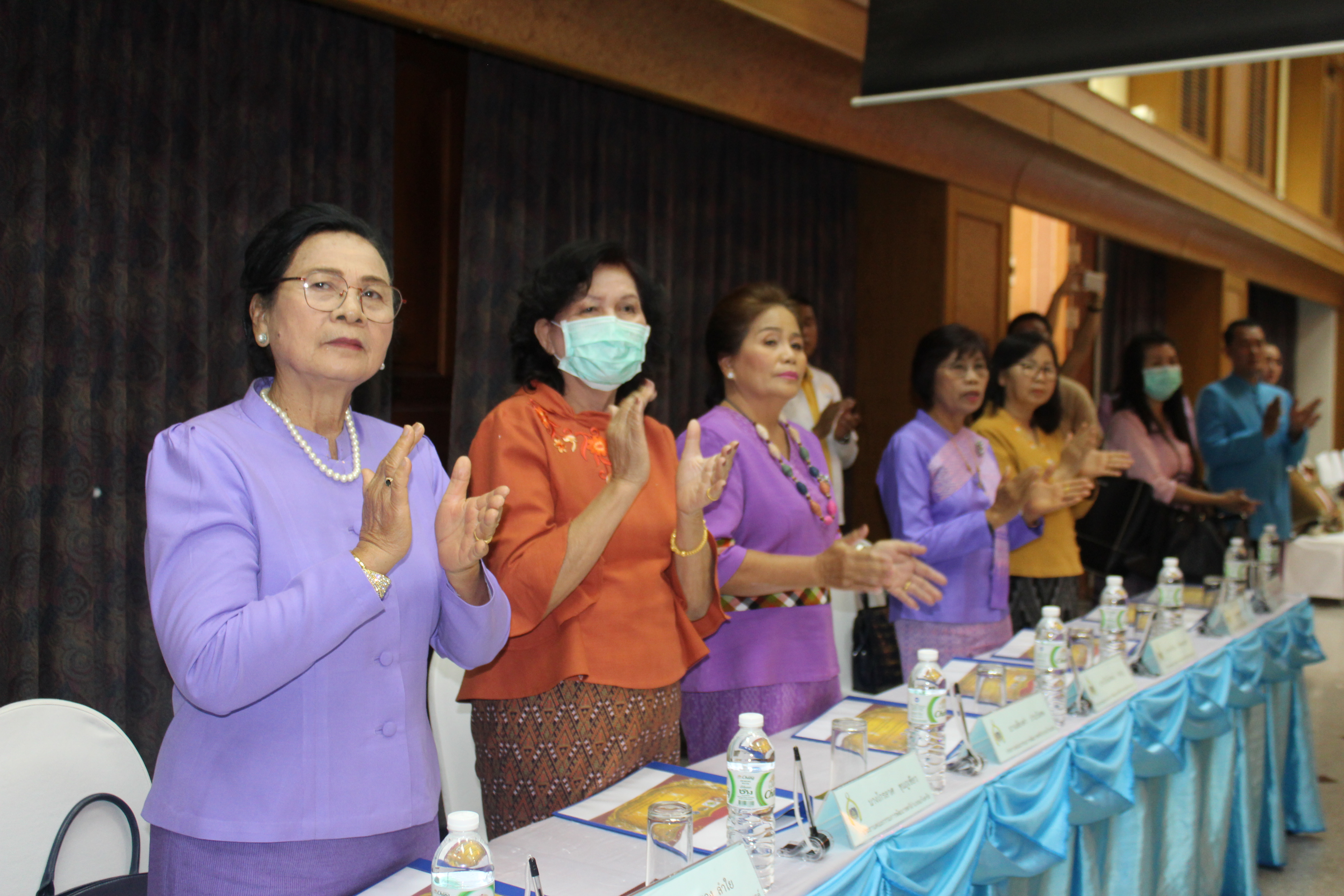 รวมพลังสตรีจังหวัดชัยภูมิ กับกรมการพัฒนาชุมชน สภาสมาคมสตรีฯ สืบสาน อนุรักษ์ศิลป์ผ้าถิ่นไทย ดำรงไว้ในแผ่นดิน