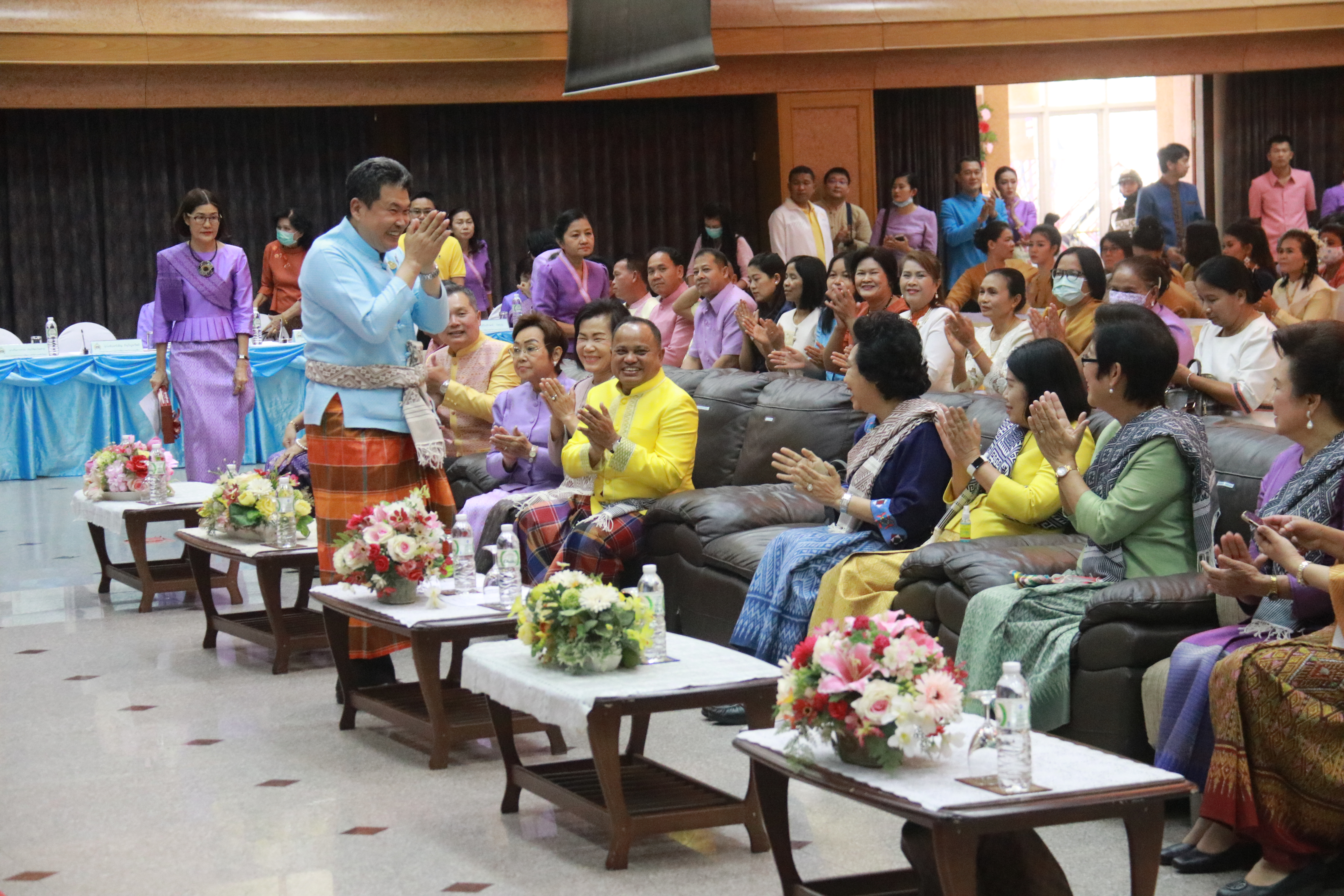รวมพลังสตรีจังหวัดชัยภูมิ กับกรมการพัฒนาชุมชน สภาสมาคมสตรีฯ สืบสาน อนุรักษ์ศิลป์ผ้าถิ่นไทย ดำรงไว้ในแผ่นดิน