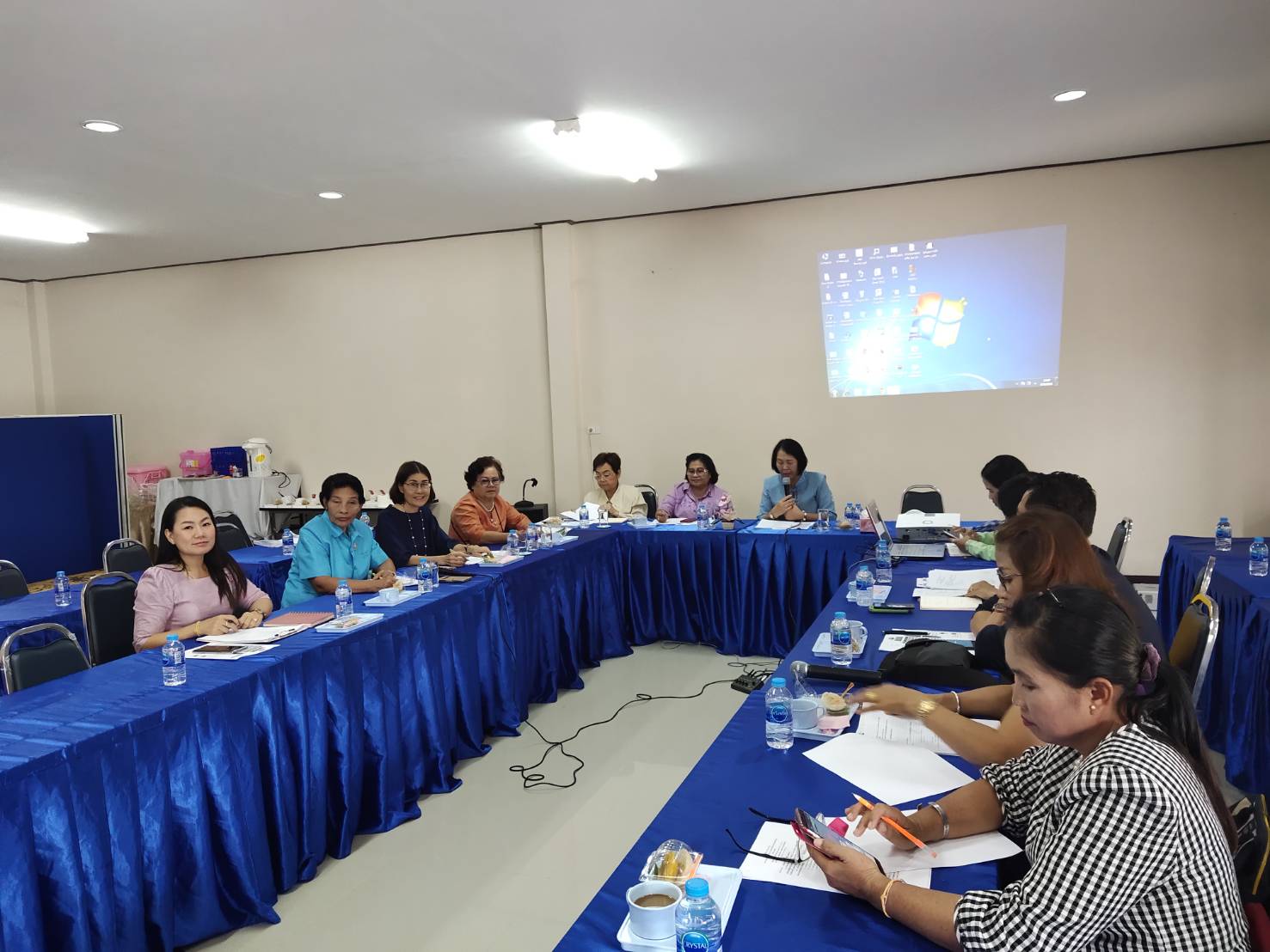 องค์กรสตรีจังหวัดชัยภูมิ ประชุมเตรียมความพร้อมกิจกรรม “สืบสานอนุรักษ์ศิลป์ผ้าถิ่นไทยชัยภูมิ”