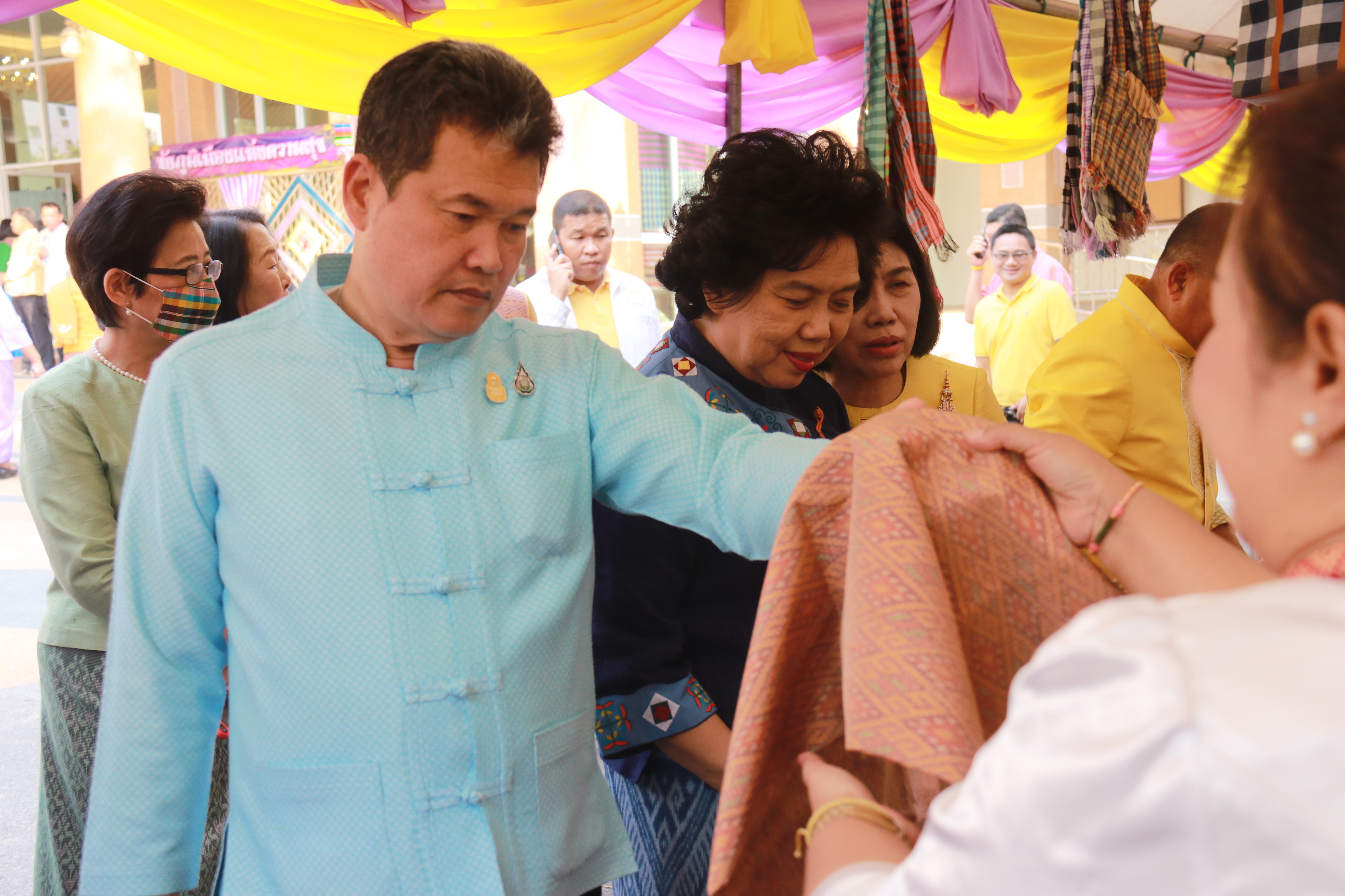 รวมพลังสตรีจังหวัดชัยภูมิ กับกรมการพัฒนาชุมชน สภาสมาคมสตรีฯ สืบสาน อนุรักษ์ศิลป์ผ้าถิ่นไทย ดำรงไว้ในแผ่นดิน