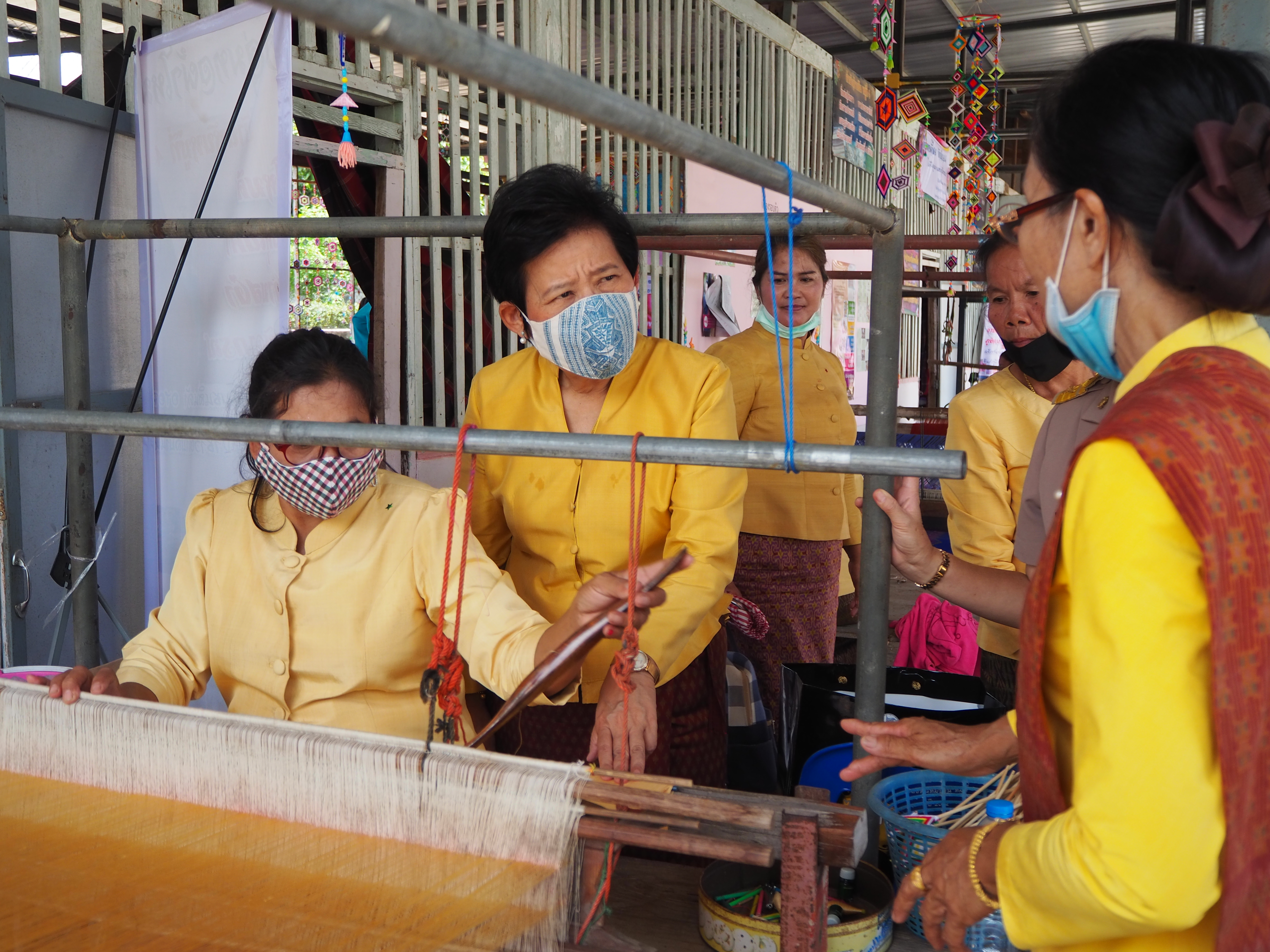 วันที่ 20 กรกฎาคม 2563 นางบุญยิ่ง เทศน้อย ผู้ตรวจราชการกรมการพัฒนาชุมชน  พร้อมด้วยคณะกรรมการพิจารณาคัดเลือกฯ ลงพื้นที่เพื่อคัดเลือกกิจกรรมของคนกองทุนพัฒนาบทบาทสตรีในพื้นที่จังหวัดชัยภูมิ