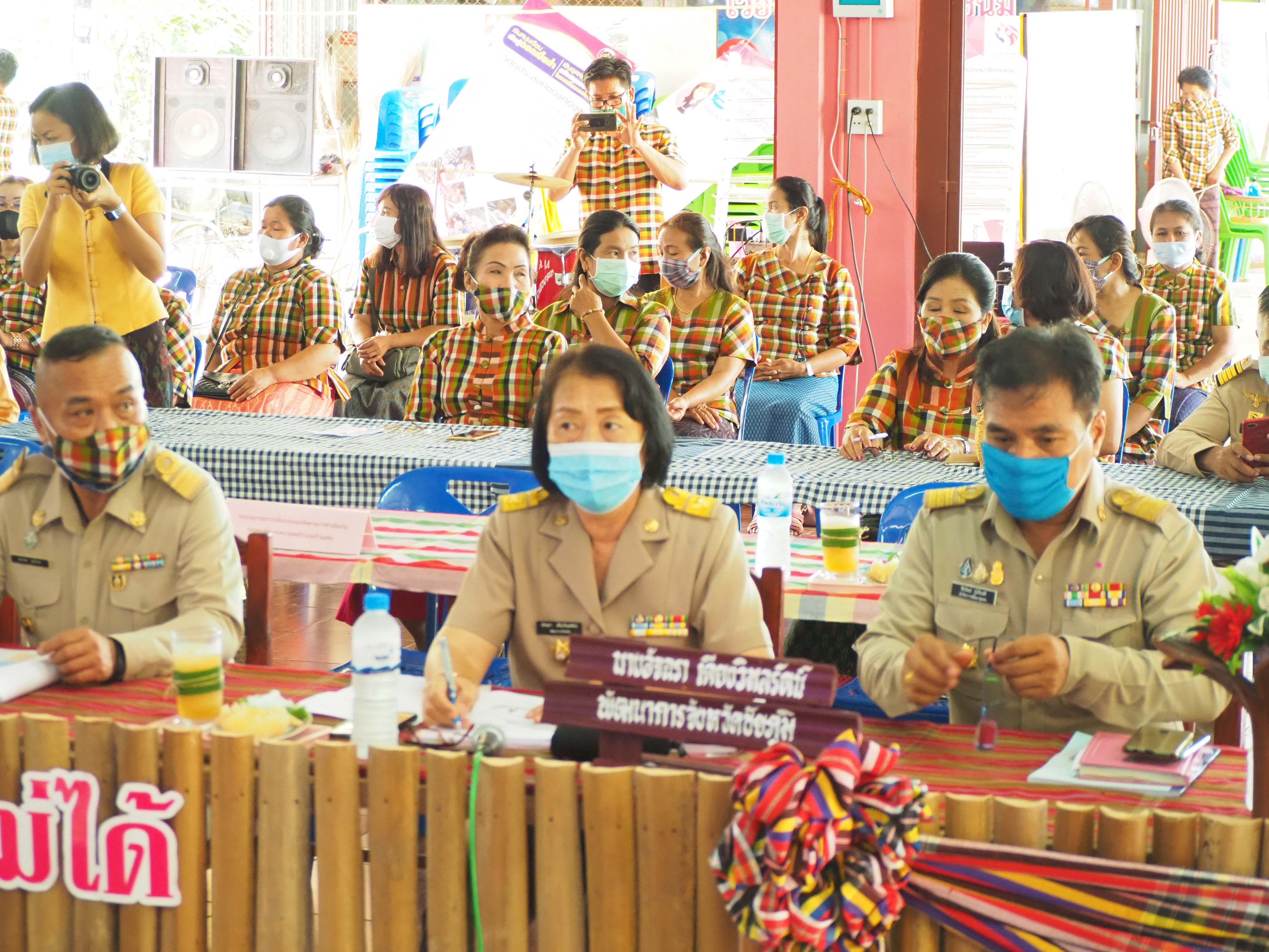 วันที่ 20 กรกฎาคม 2563 นางบุญยิ่ง เทศน้อย ผู้ตรวจราชการกรมการพัฒนาชุมชน  พร้อมด้วยคณะกรรมการพิจารณาคัดเลือกฯ ลงพื้นที่เพื่อคัดเลือกกิจกรรมของคนกองทุนพัฒนาบทบาทสตรีในพื้นที่จังหวัดชัยภูมิ