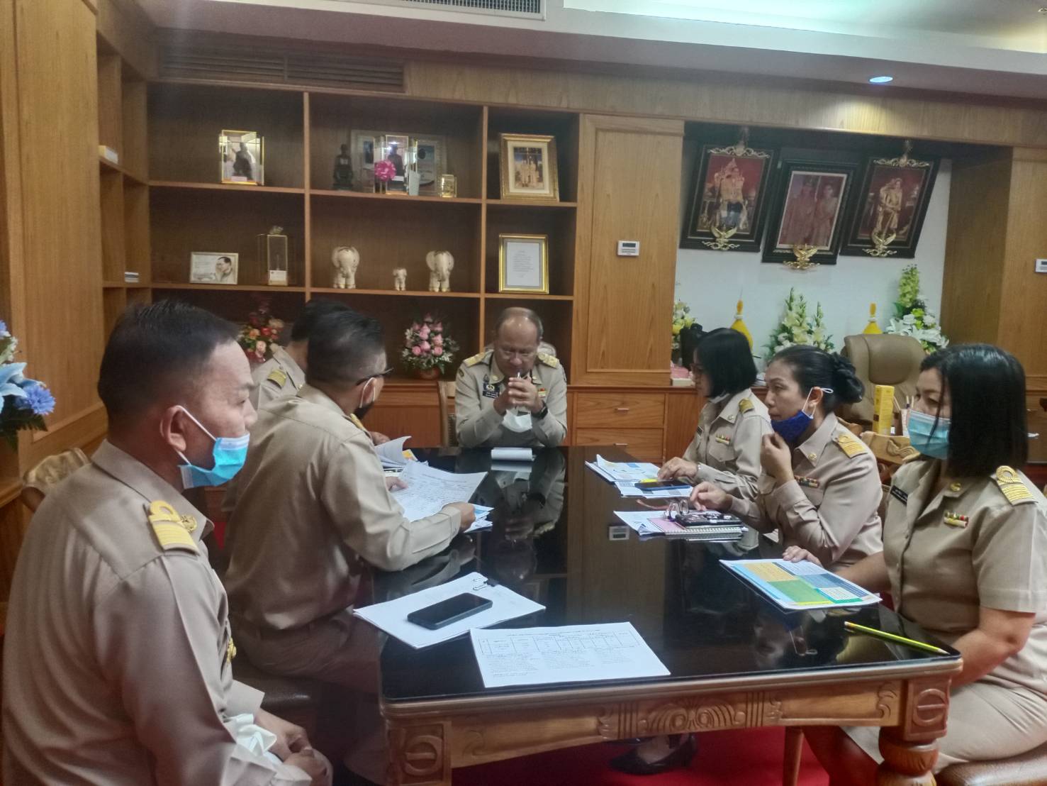 สพจ.ชัยภูมิ นำเสนอแนวทางขับเคลื่อนกิจกรรมพัฒนาชุมชน ประจำปี 2564 ต่อ ผวจ.ชย