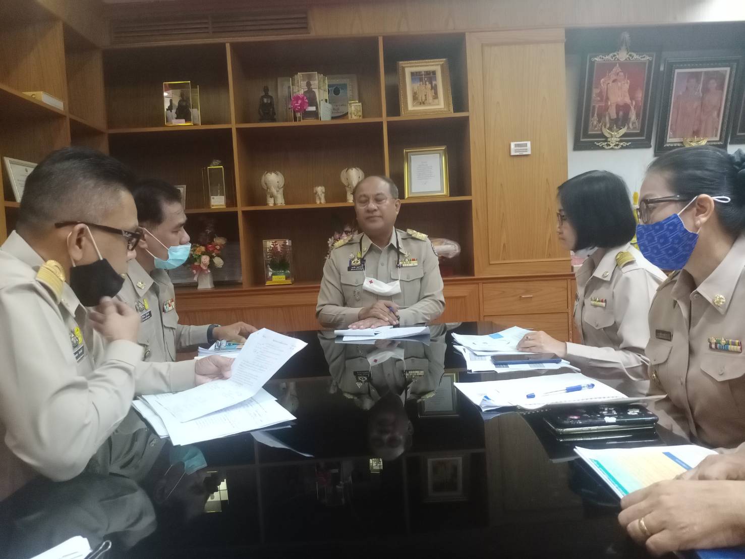 สพจ.ชัยภูมิ นำเสนอแนวทางขับเคลื่อนกิจกรรมพัฒนาชุมชน ประจำปี 2564 ต่อ ผวจ.ชย