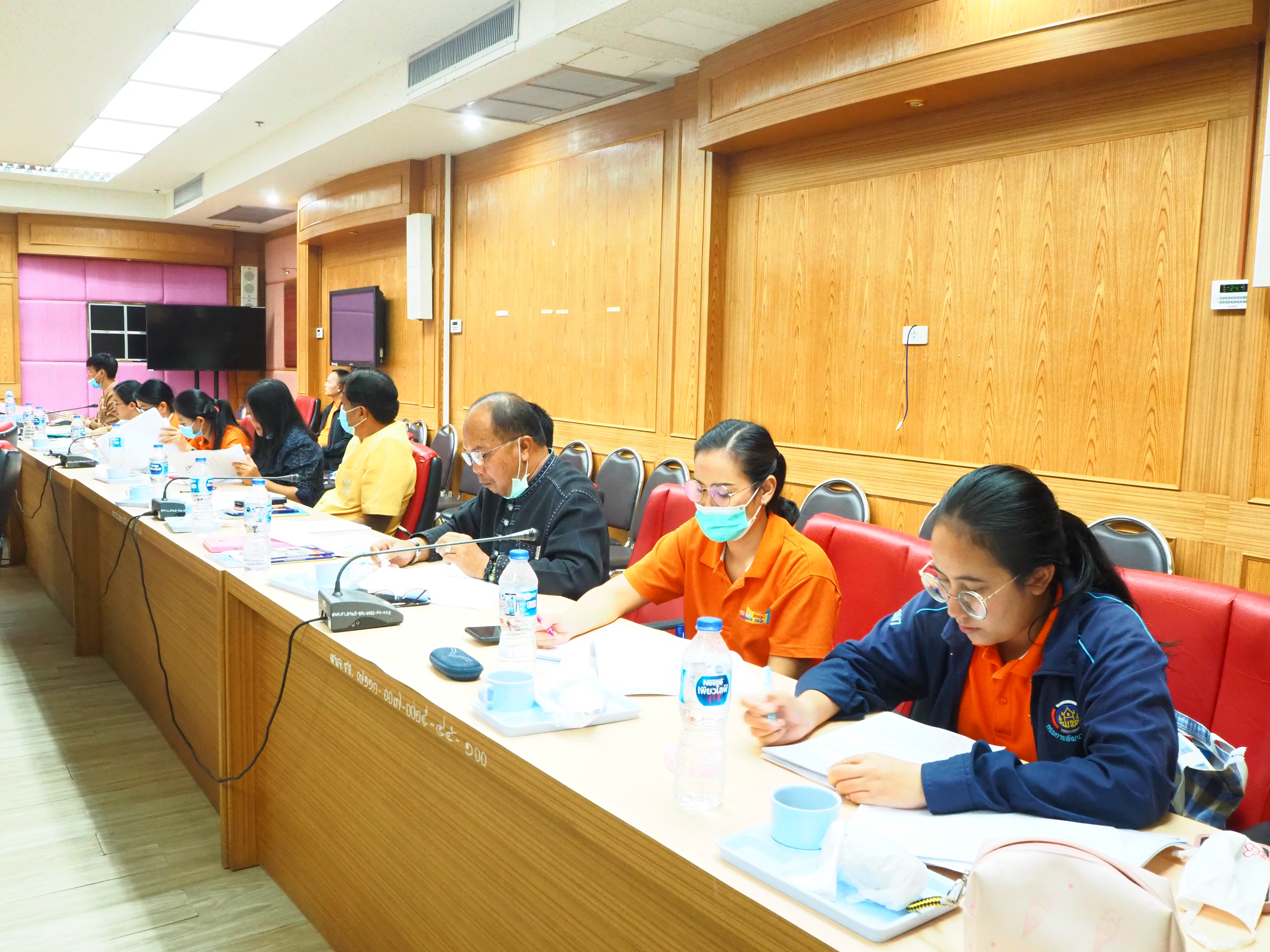 การประชุมครธอนุกรรมการบริหารกองทุนพัฒนาบทบาทสตรีระดับจังหวัด จังหวัดชัยภูมิ ครั้งที่ 10/2563