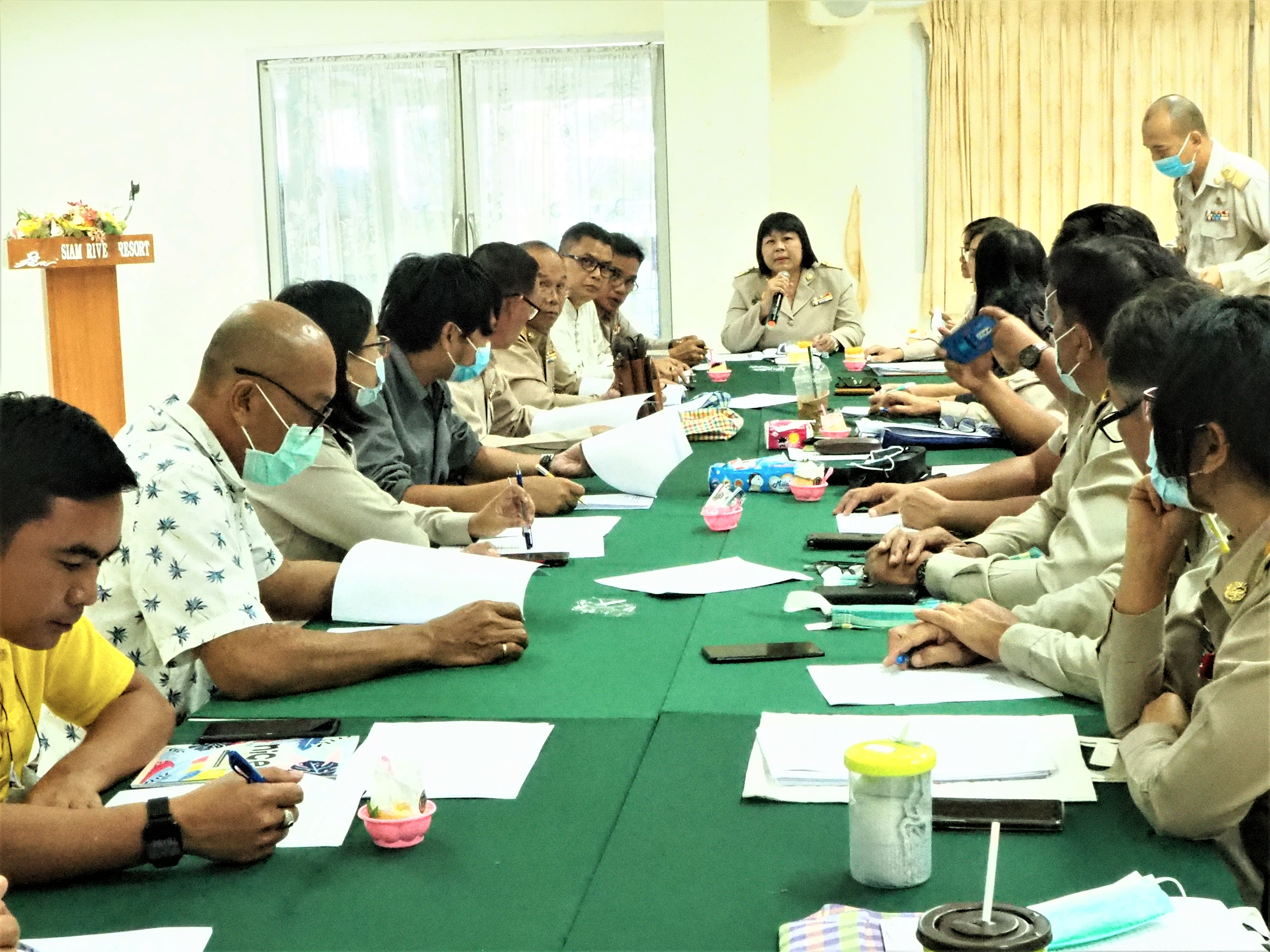 นางกชพร ปริปุณนัง พัฒนาการจังหวัดชัยภูมิ เป็นประธานการประชุมคณะกรรมการดำเนินการคัดเลือก บุคคลเพื่อจัดจ้างเป็น ลูกจ้างเหมาบริการ ปฏิบัติภารกิจตามโครงการพัฒนาพื้นที่ต้นแบบการพัฒนาคุณภาพชีวิตตามหลักทฤษฎีใหม่ ประยุกต์สู่ “โคกหนอง หนอง นาโมเดล” จังหวัดชัยภูมิ