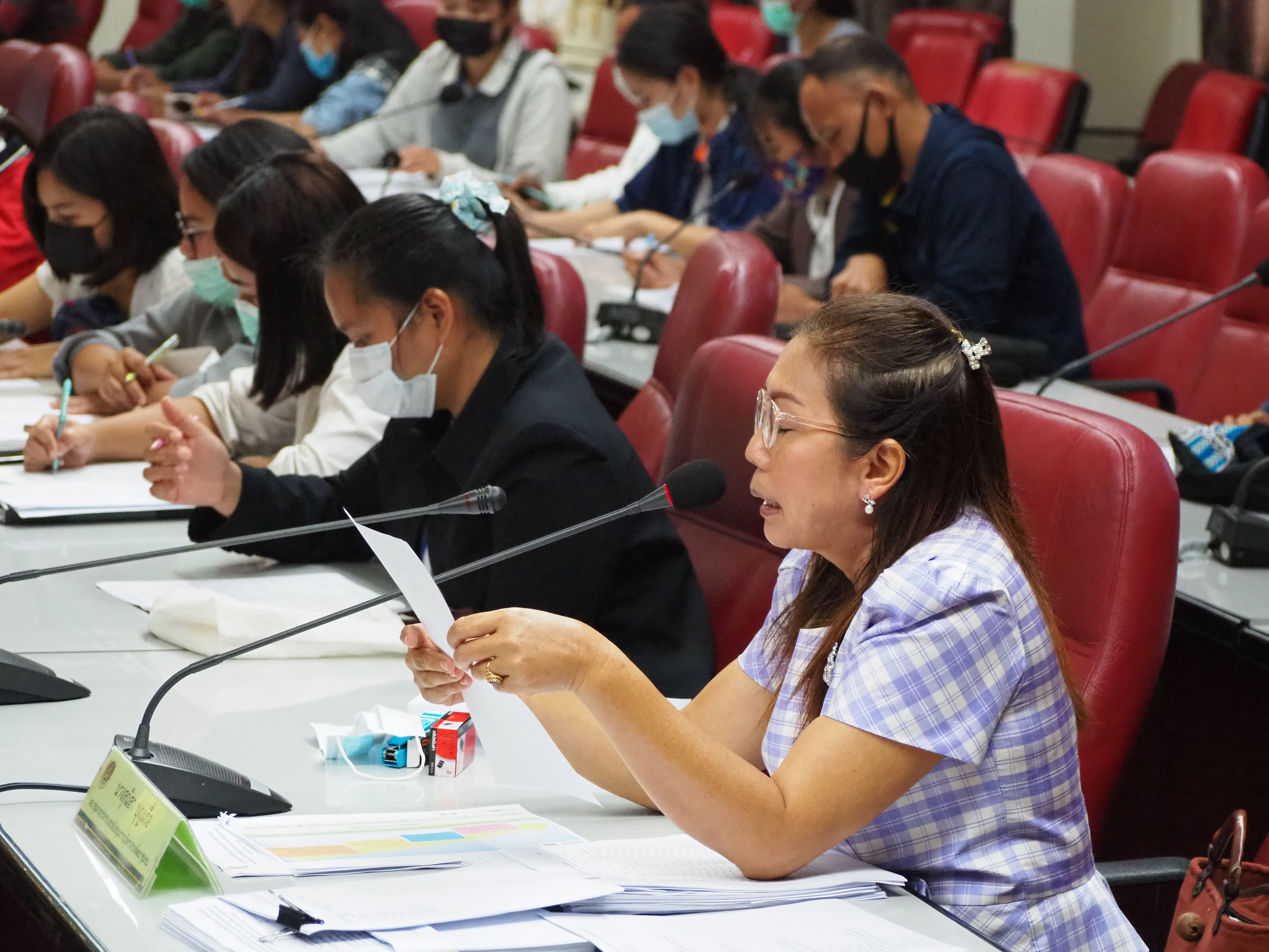 งหวัดชัยภูมิ ปฐมนิเทศ และจัดทำบันทึกข้อตกลงการจ้างงานผู้ผ่านการคัดเลือกบุคคลเพื่อจัดจ้างเป็นลูกจ้างเหมาบริการปฏิบัติภารกิจตามโครงการพัฒนาพื้นที่ต้นแบบการพัฒนาคุณภาพชีวิตตามหลักทฤษฎีใหม่ ประยุกต์สู่ “โคก หนอง นา โมเดล”  :::>> วันที่ 1 ธันวาคม ๒๕๖๓ เวลา 11.50 น. นายกอบชัย บุญอรณะ ผู้ว่าราชการจังหวัดชัยภูมิ ให้โอวาทและมอบนโยบายการปฏิบัติภารกิจของลูกจ้างเหมาบริการปฏิบัติภารกิจตามโครงการพัฒนาพื้นที่ต้นแบบการพัฒนาคุณภาพชีวิตตามหลักทฤษฎีใหม่ ประยุกต์สู่ “โคก หนอง นา โมเดล” จังหวัดชัยภูมิ