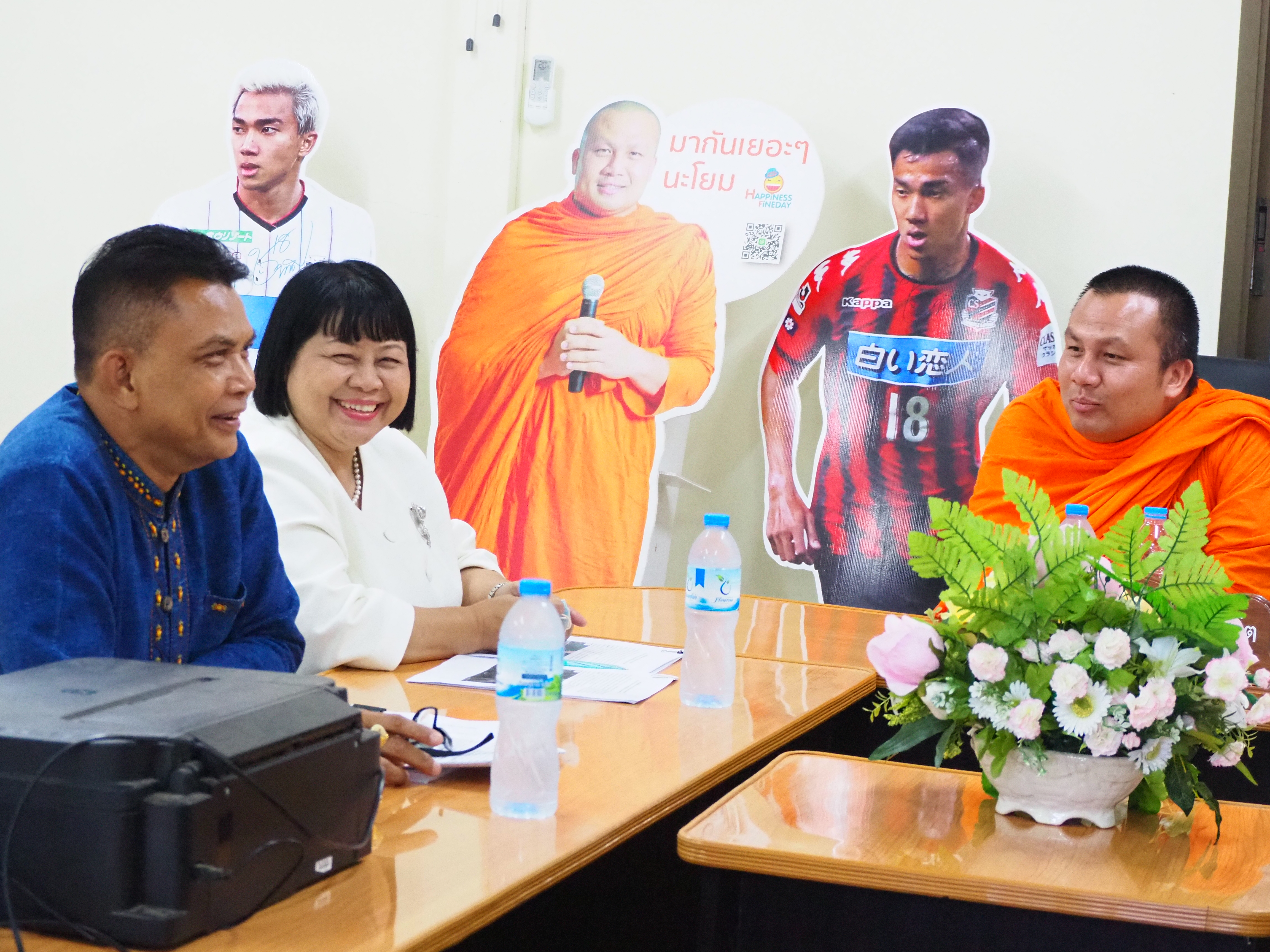 พช_ชัยภูมิ ชี้แจงแนวทางการดำเนินงานโครงการพัฒนาพื้นที่ต้นแบบฯ ประยุกต์สู่ “โคก หนอง นา โมเดล” ให้กับท่านพระอาจารย์มหาสมปอง ตาลปุตโต