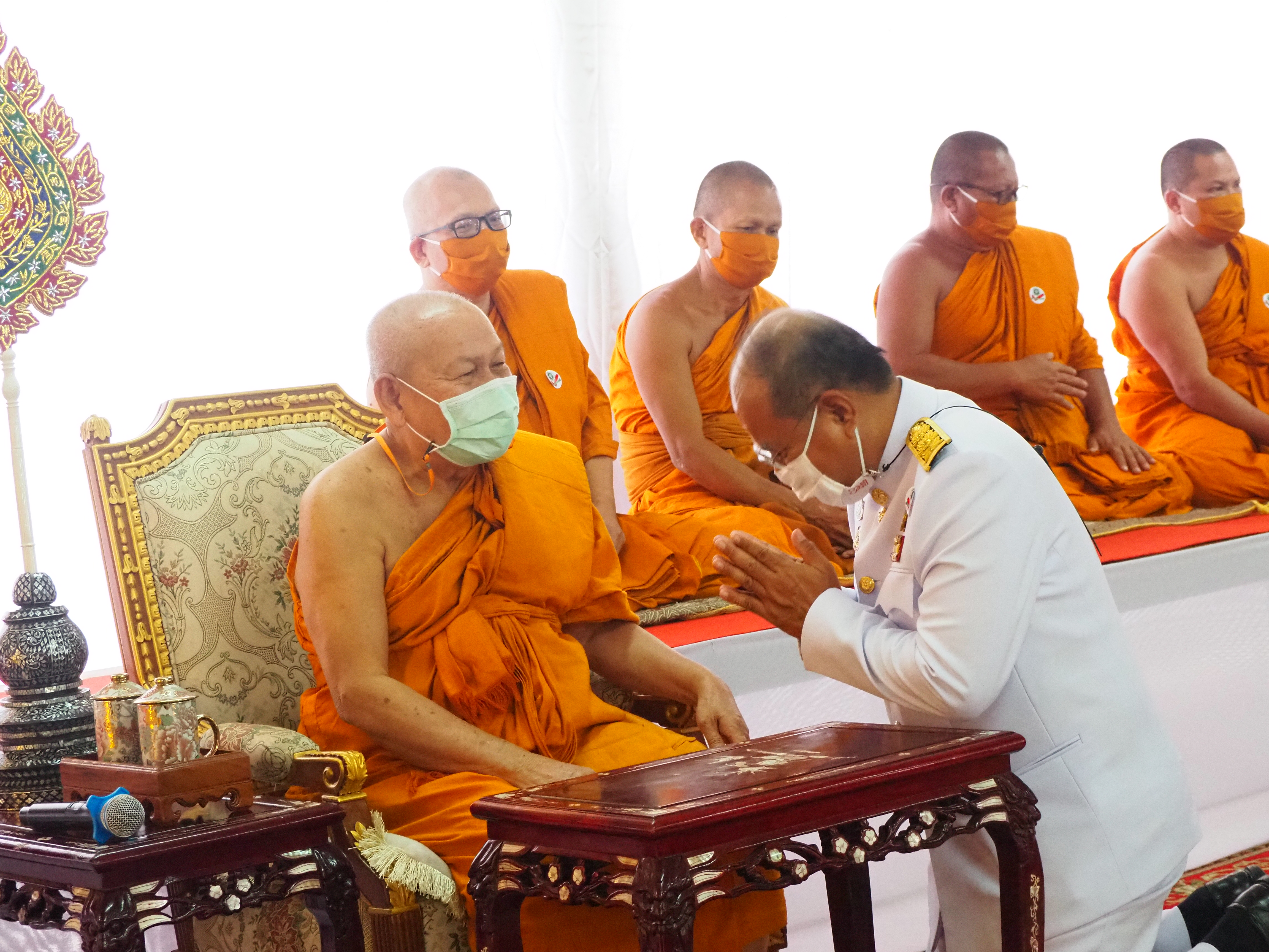 #พช_ชัยภูมิ ร่วมพิธีถวายภัตตาหารเพลและสิ่งของพระราชทานของพระบาทสมเด็จพระเจ้าอยู่หัว ถวายแด่พระภิกษุ สามเณรจัดตั้งครัวจิตอาสาพระราชทาน ในการทดสอบบาลีสนามหลวง ประจำปี พ.ศ.2564