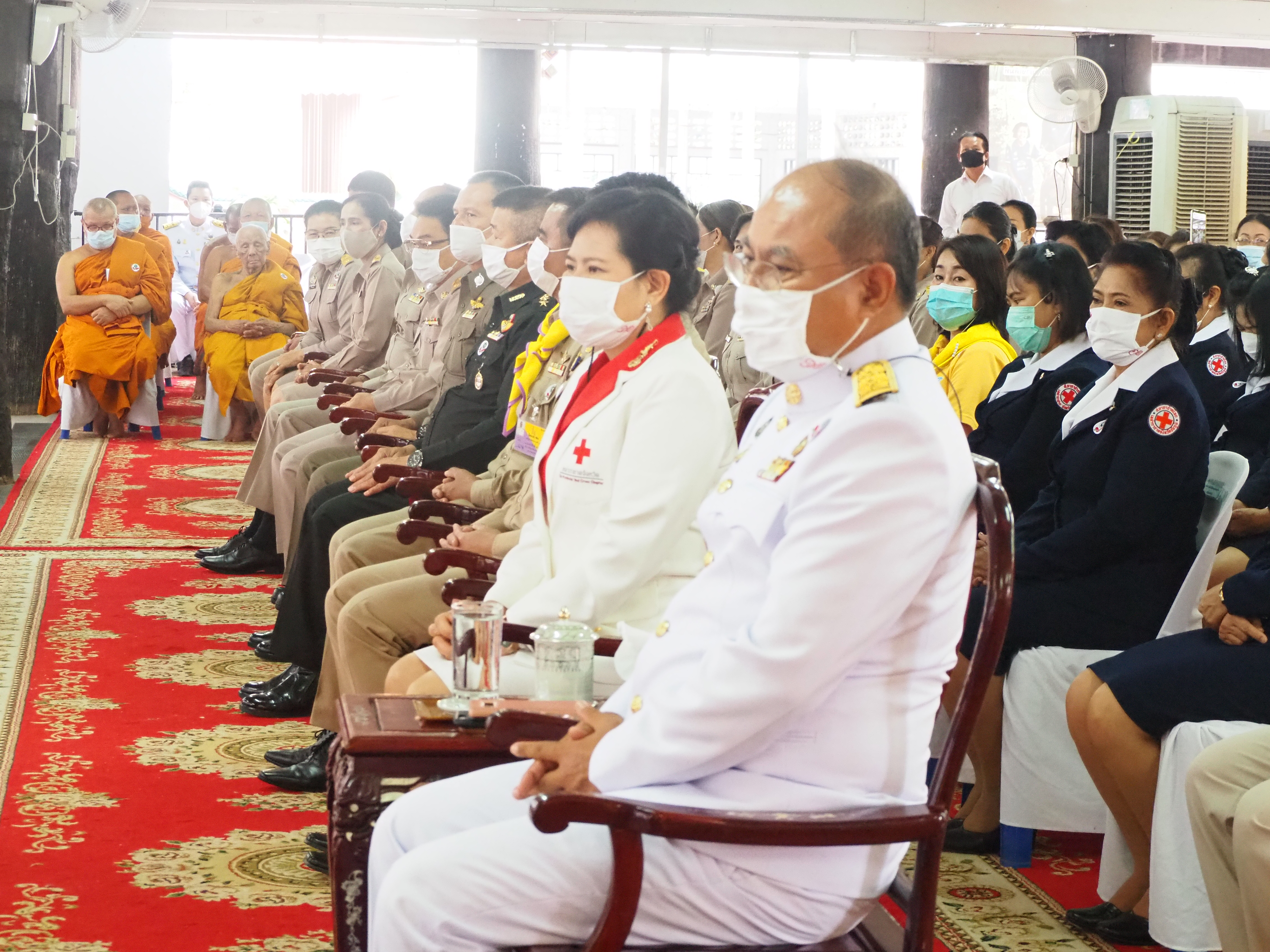 #พช_ชัยภูมิ ร่วมพิธีถวายภัตตาหารเพลและสิ่งของพระราชทานของพระบาทสมเด็จพระเจ้าอยู่หัว ถวายแด่พระภิกษุ สามเณรจัดตั้งครัวจิตอาสาพระราชทาน ในการทดสอบบาลีสนามหลวง ประจำปี พ.ศ.2564