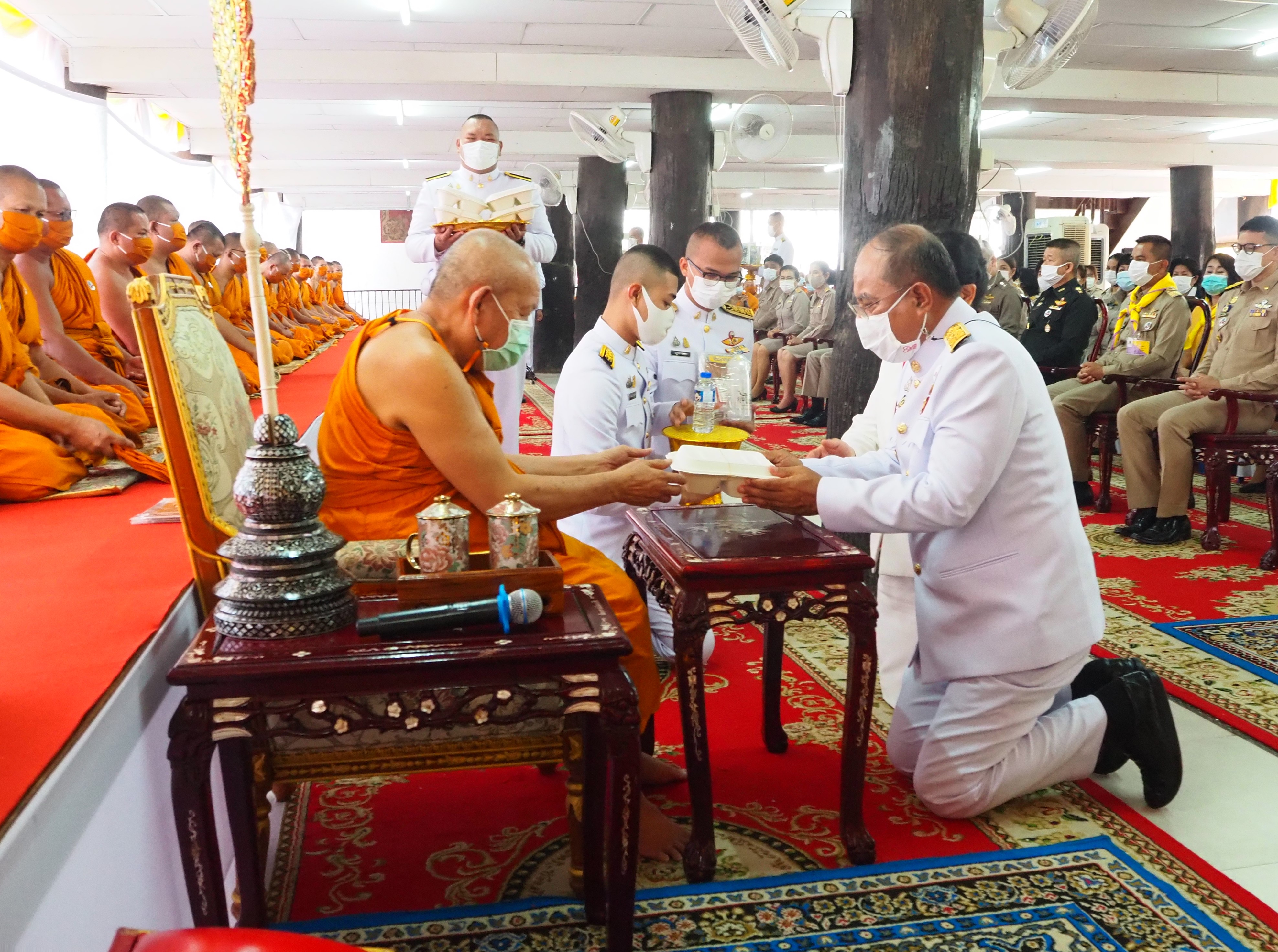 #พช_ชัยภูมิ ร่วมพิธีถวายภัตตาหารเพลและสิ่งของพระราชทานของพระบาทสมเด็จพระเจ้าอยู่หัว ถวายแด่พระภิกษุ สามเณรจัดตั้งครัวจิตอาสาพระราชทาน ในการทดสอบบาลีสนามหลวง ประจำปี พ.ศ.2564