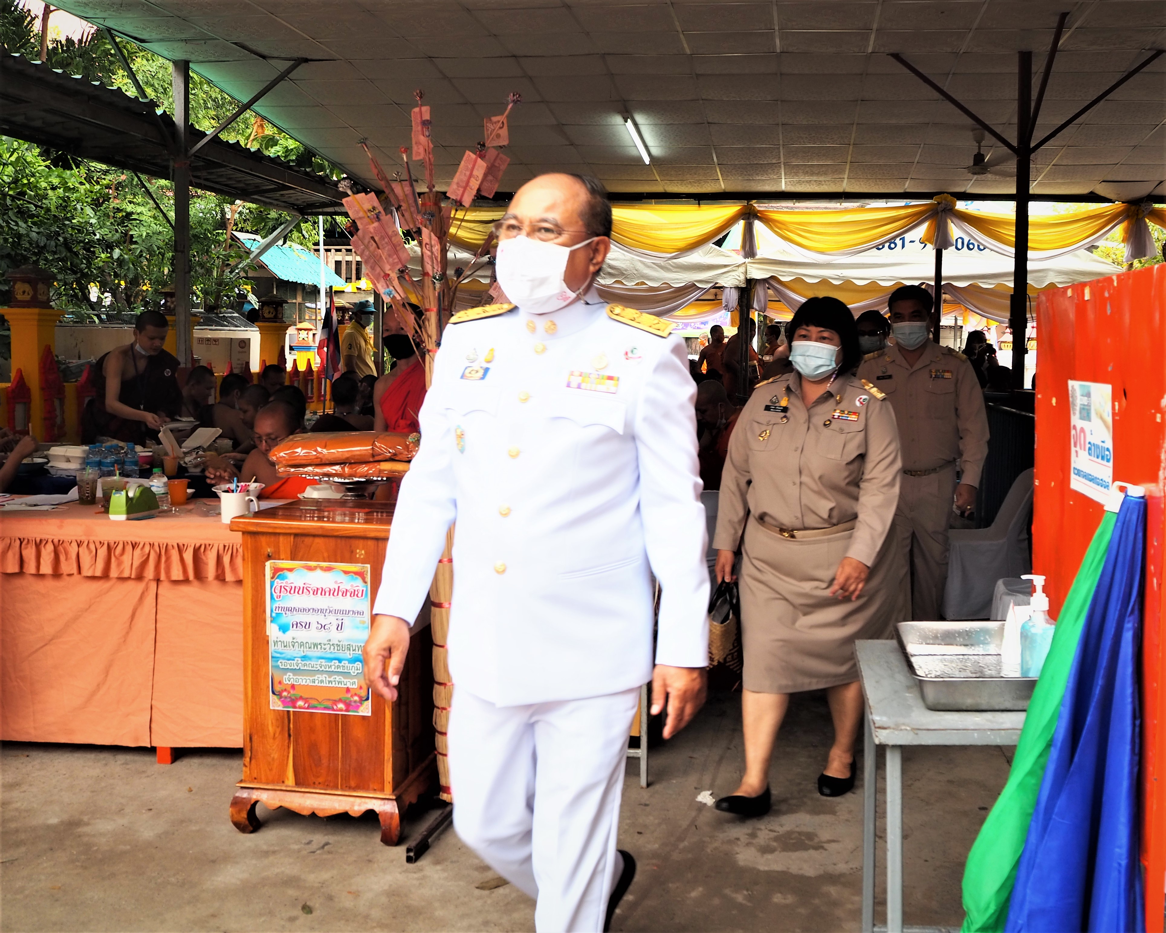 #พช_ชัยภูมิ ร่วมพิธีถวายภัตตาหารเพลและสิ่งของพระราชทานของพระบาทสมเด็จพระเจ้าอยู่หัว ถวายแด่พระภิกษุ สามเณรจัดตั้งครัวจิตอาสาพระราชทาน ในการทดสอบบาลีสนามหลวง ประจำปี พ.ศ.2564