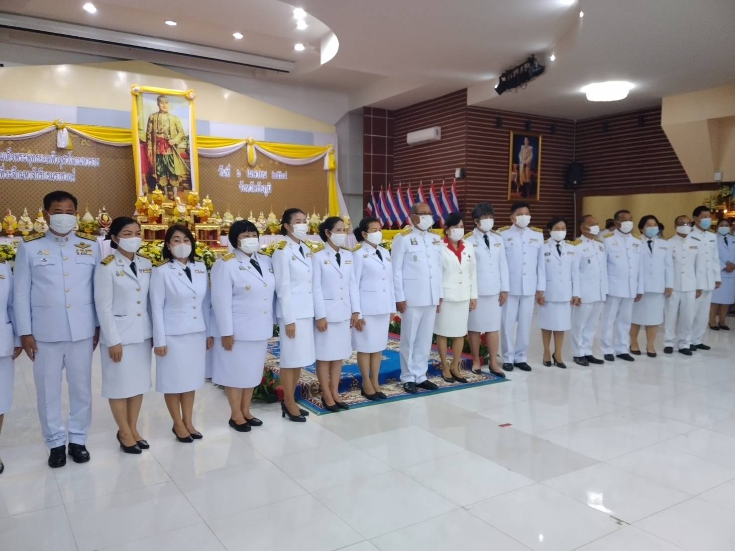 #พช_ชัยภูมิ ร่วมพิธีเนื่องในวันพระบาทสมเด็จพระพุทธยอดฟ้าจุฬาโลกมหาราช และวันที่ระลึกมหาจักรีบรมราชวงศ์ ประจำปี 2564