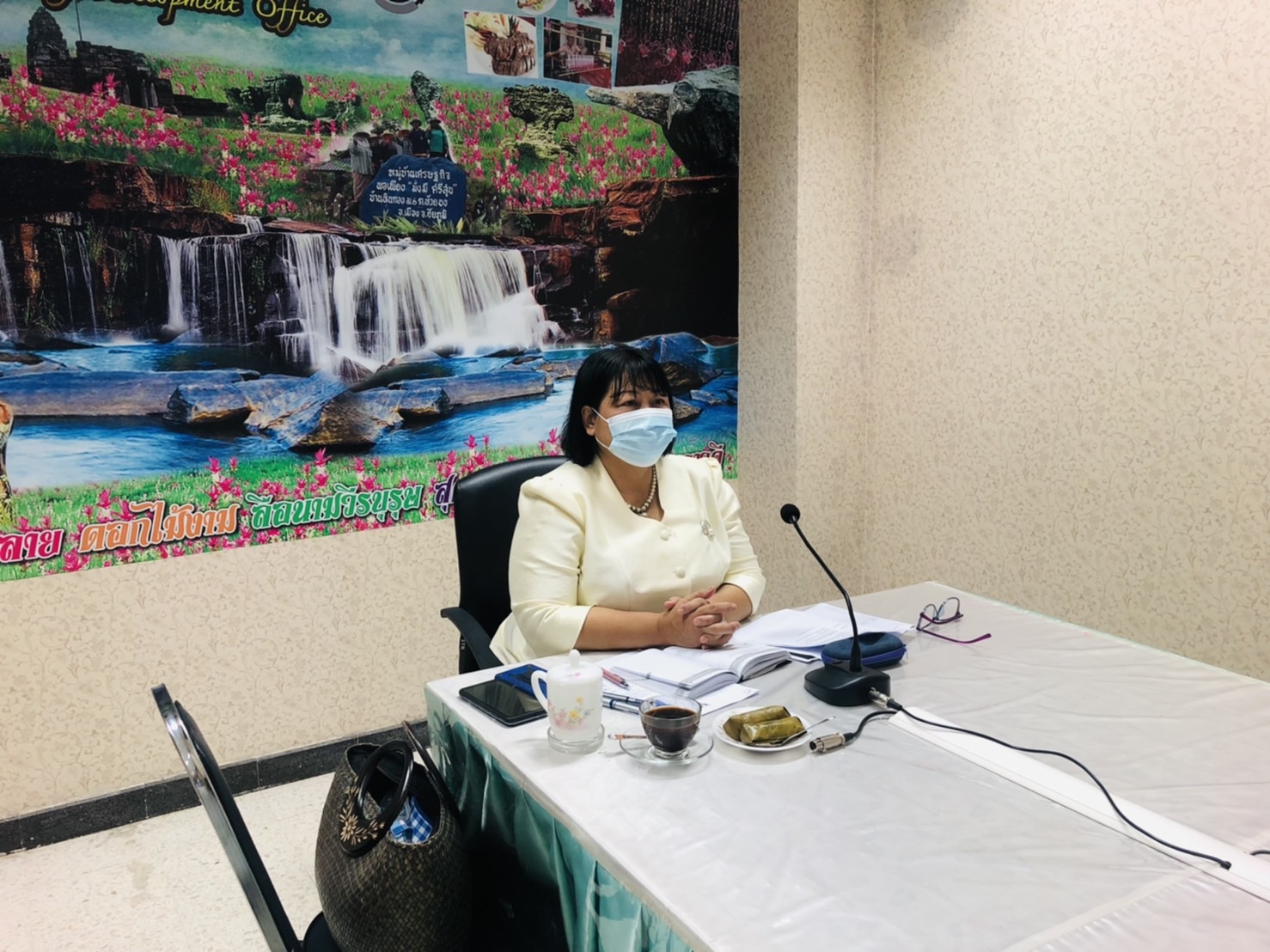 #พช_ชัยภูมิ ร่วมประชุมคณะกรรมการอำนวยการสอบในการประเมินบุคคล ผลงาน และความเหมาะสมกับตำแหน่ง (สัมภาษณ์) ในการคัดเลือกบุคคลเข้ารับการประเมินผลงานเพื่อเลื่อนขึ้นแต่งตั้งให้ดำรงตำแหน่งประเภทวิชาการ ระดับชำนาญการพิเศษ ตำแหน่ง ผอ.กลุ่มงานประสานและสนับสนุนการบริหารงานพัฒนาชุมชน กรมการพัฒนาชุมชน ประจำปีงบประมาณ พ.ศ. 2564