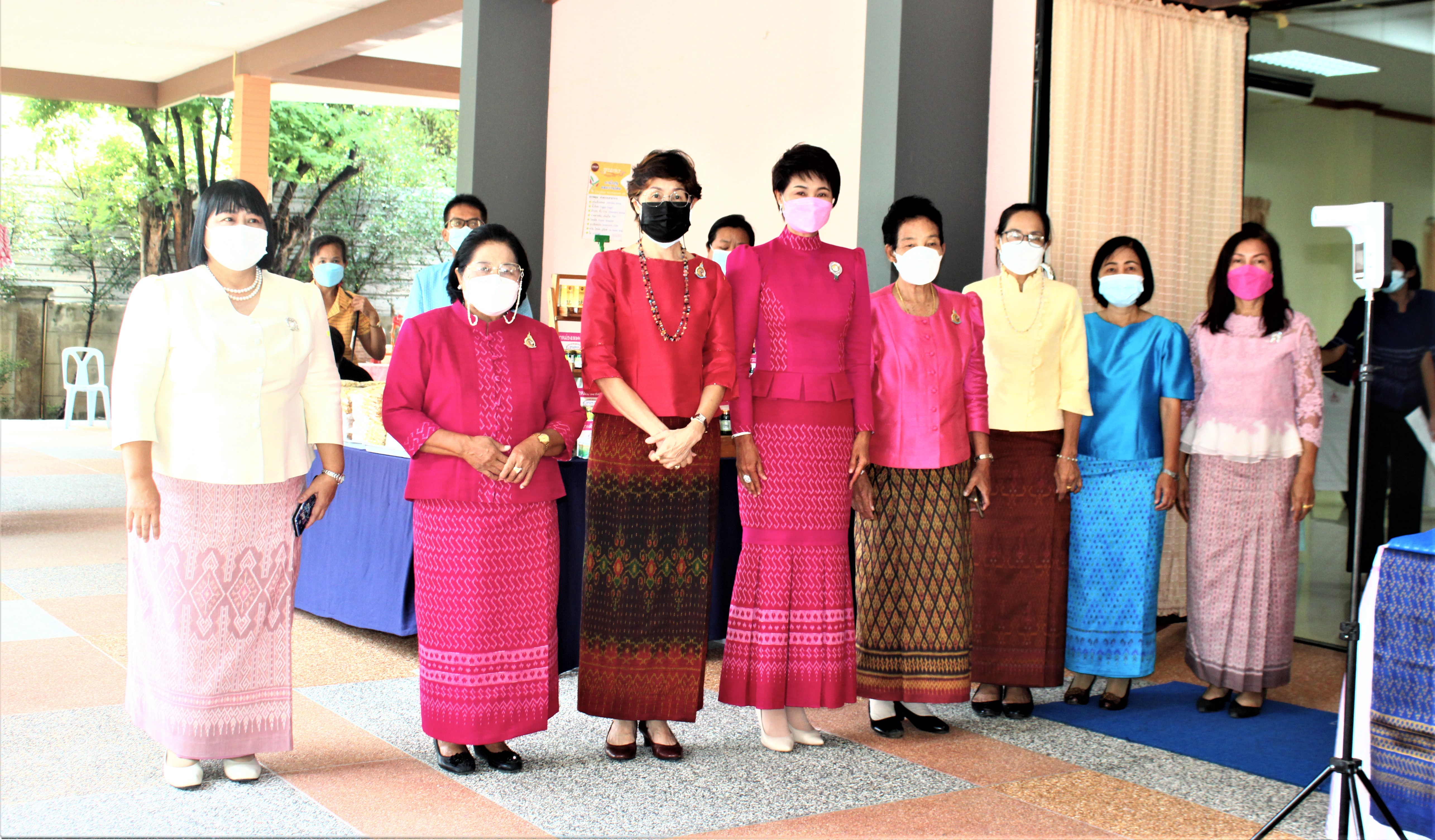 #พช_ชัยภูมิ ดำเนินโครงการสตรีชัยภูมิสร้างสัมพันธ์ สานสายใย ปลูกพืชผัก สมุนไพรต้านภัย COVID-19