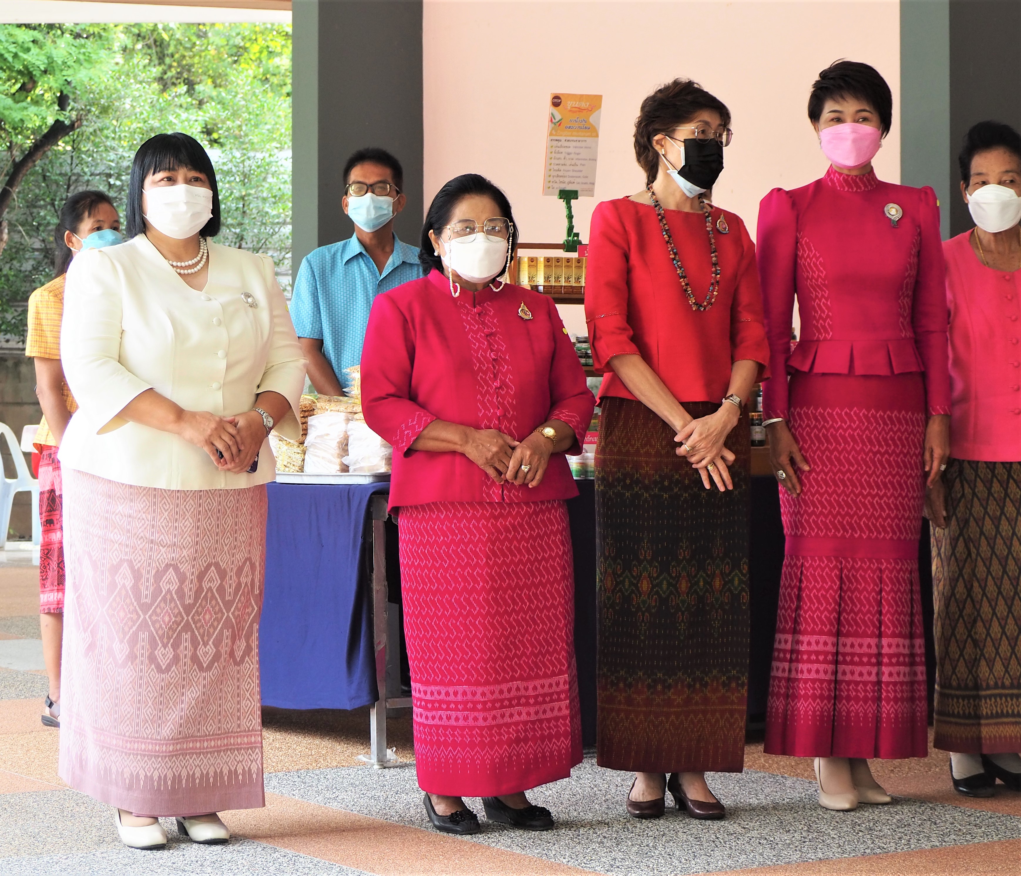 #พช_ชัยภูมิ ดำเนินโครงการสตรีชัยภูมิสร้างสัมพันธ์ สานสายใย ปลูกพืชผัก สมุนไพรต้านภัย COVID-19