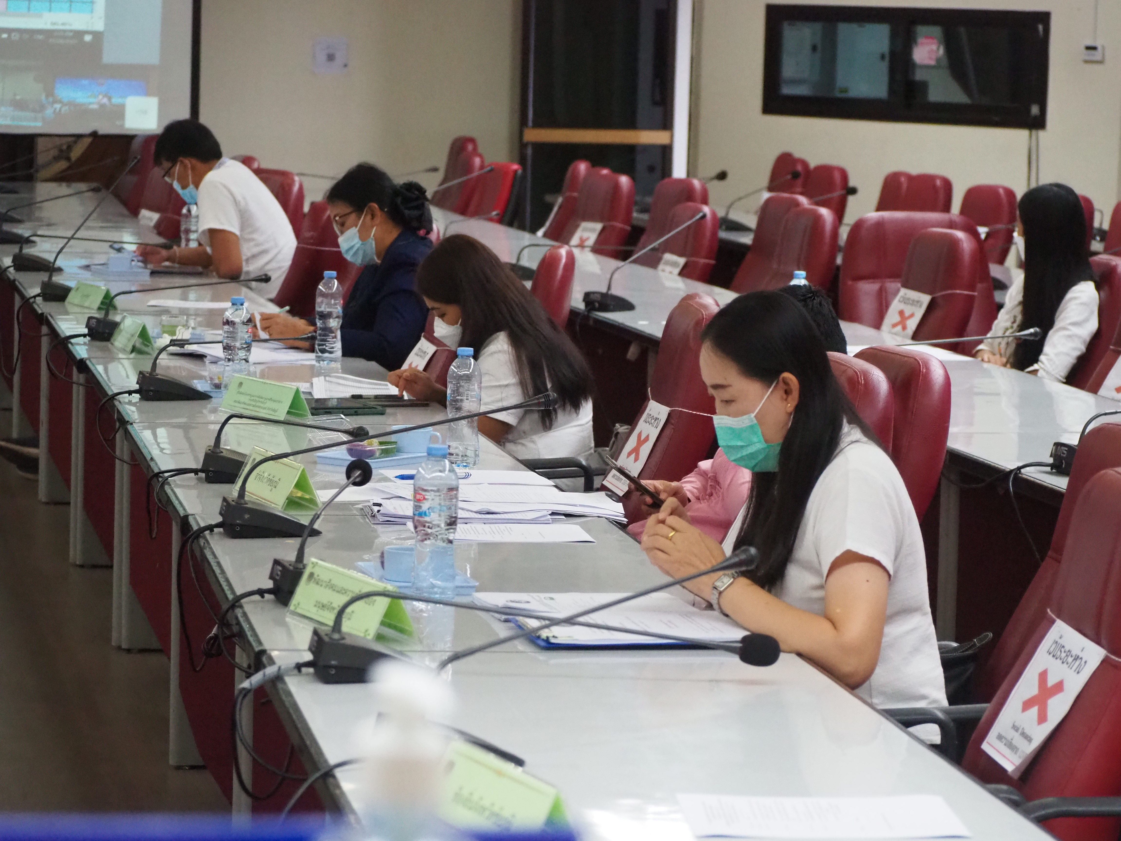 #พช_ชัยภูมิ รับฟังการประชุมชี้แจงการขับเคลื่อนการดำเนินงานขจัดความยากจนและพัฒนาคน ทุกช่วงวัยอย่างยั่งยืนตามหลักปรัชญาของเศรษฐกิจพอเพียง
