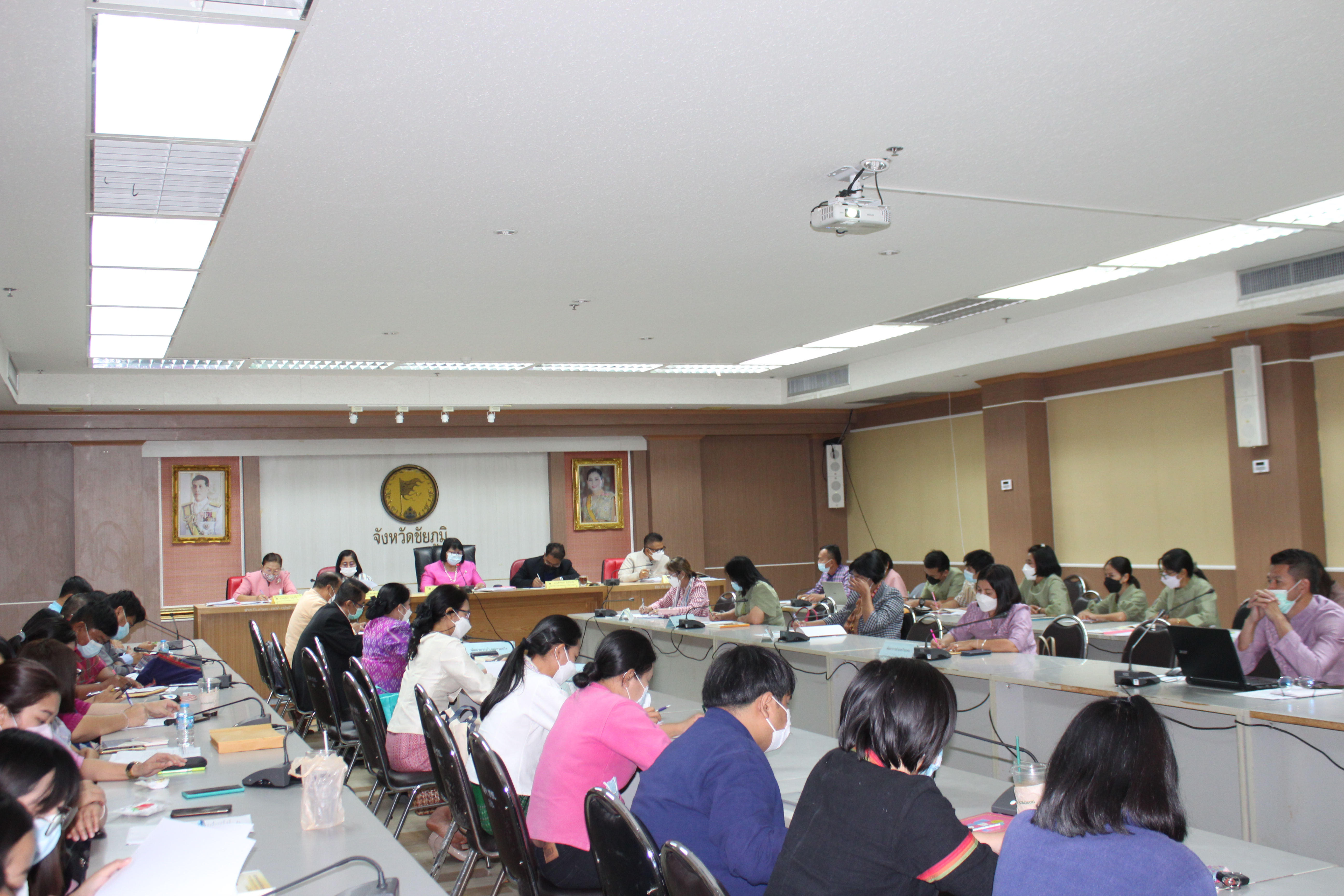 #พช_ชัยภูมิ ประชุมขับเจ้าหน้าที่พัฒนาชุมชนกลุ่มโซนอำเภอดอกไม้สายน้ำและโซนอำเภอลุ่มน้ำสี่สาย เพื่อขับเคลื่อนงานพัฒนาชุมชน ประจำปีงบประมาณ 2565