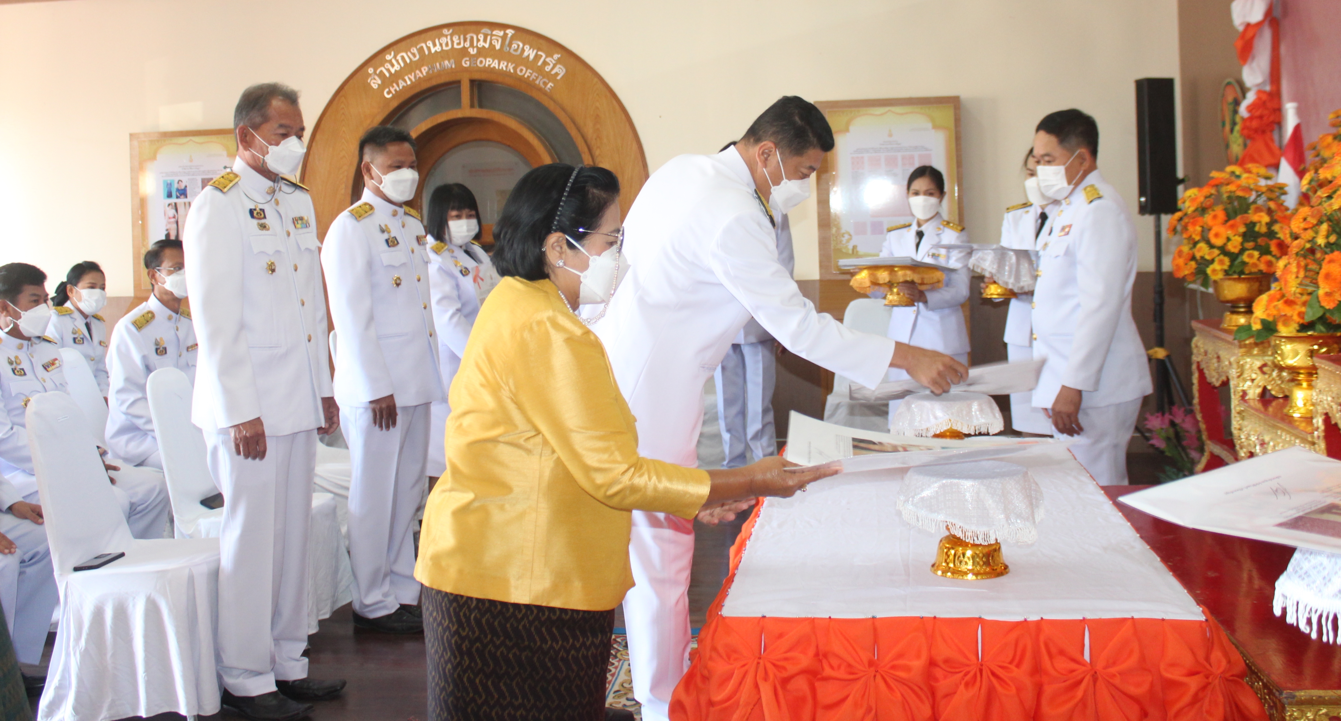 #พช_ชัยภูมิ พิธีมอบผ้าลายพระราชทาน “ผ้าขิดลายนารีรัตนราชกัญญา” ณ ศาลากลางจังหวัดชัยภูมิ (หลังเก่า)