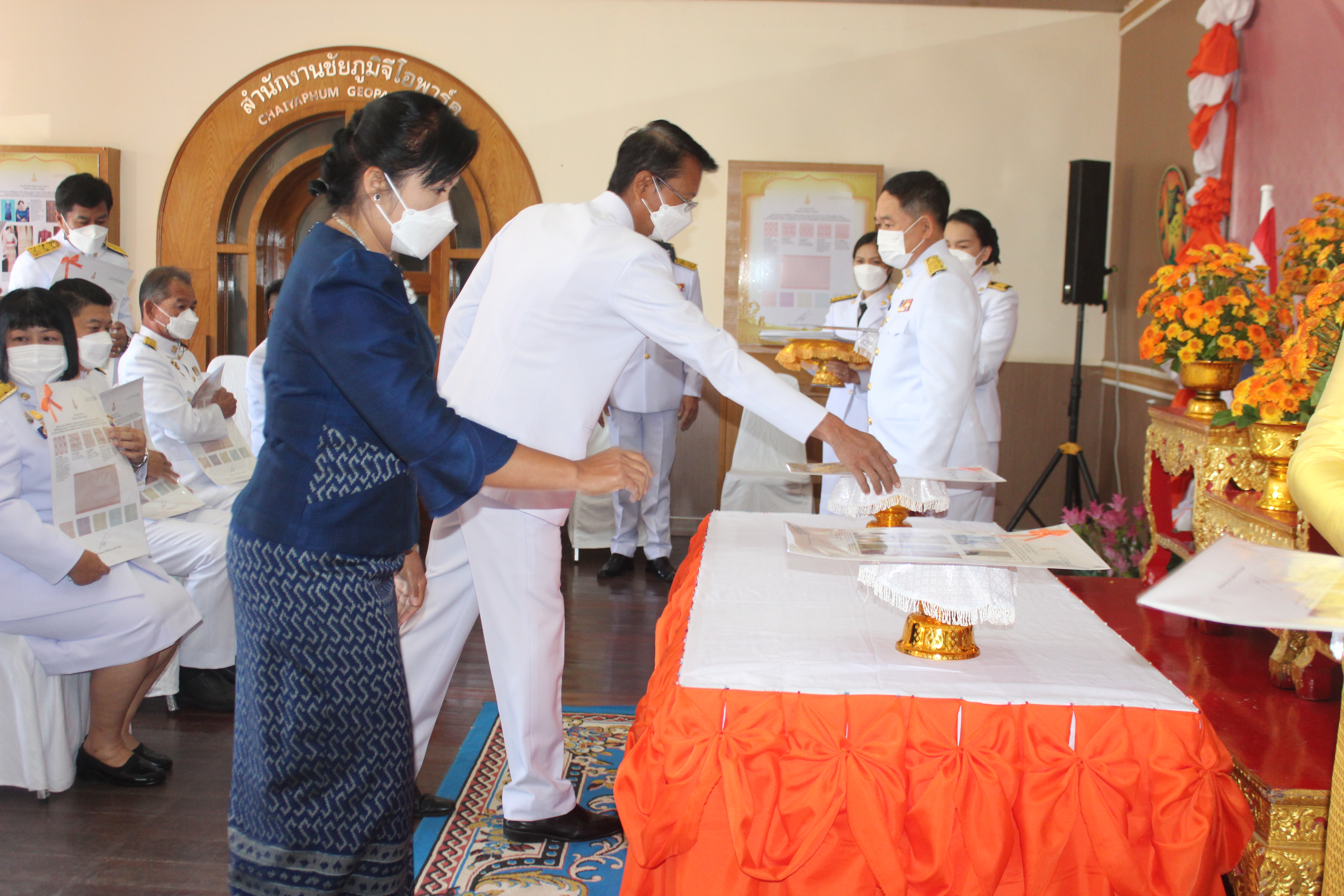 #พช_ชัยภูมิ พิธีมอบผ้าลายพระราชทาน “ผ้าขิดลายนารีรัตนราชกัญญา” ณ ศาลากลางจังหวัดชัยภูมิ (หลังเก่า)