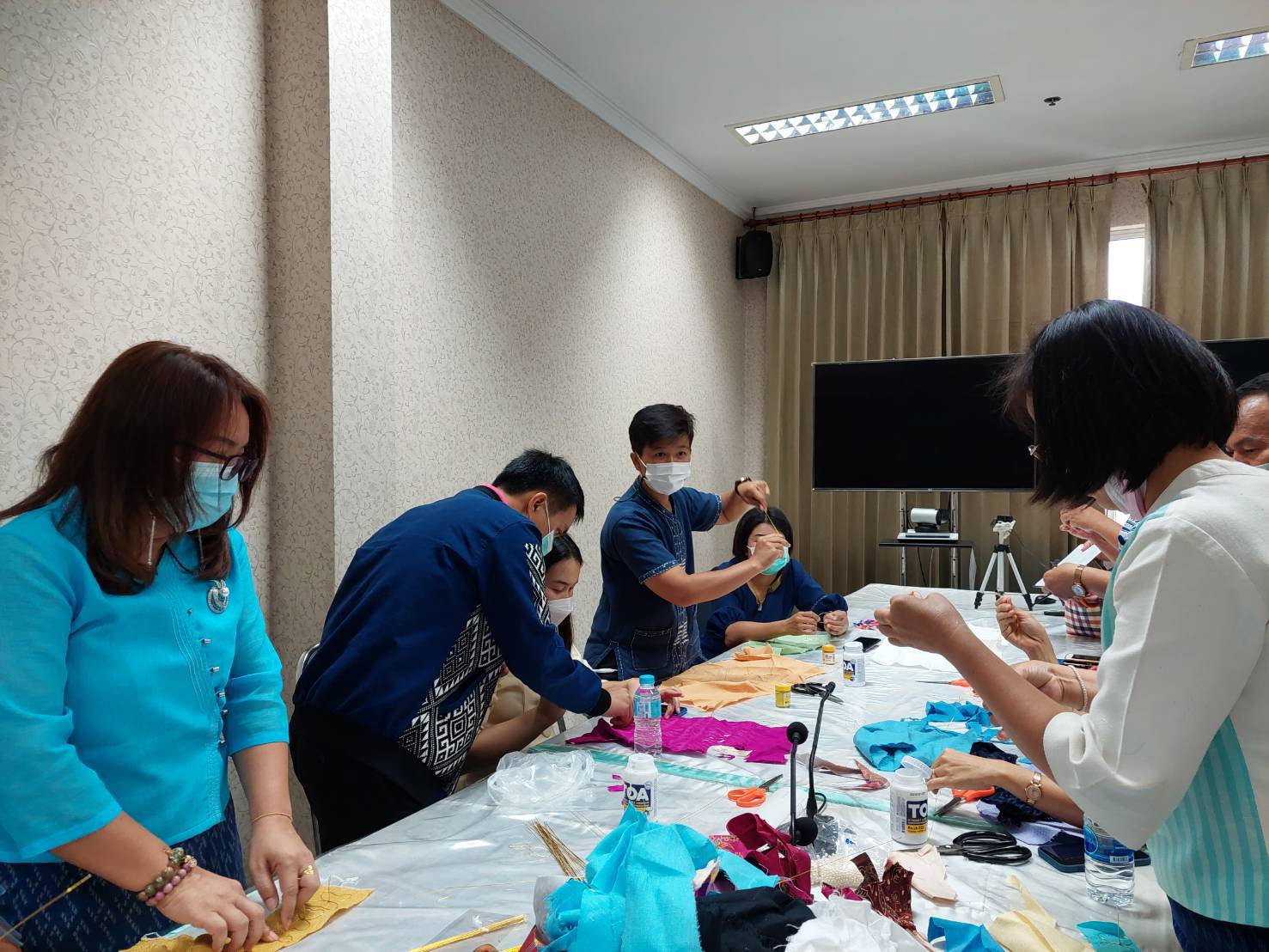 สำนักงานพัฒนาชุมชนจังหวัดชัยภูมิ จัดฝึกอบรมวิทยากรครู ก. การประดิษฐ์ผีเสื้อเพื่อนำไปประดับในนิทรรศการเฉลิมพระเกียรติสมเด็จพระนางเจ้าสิริกิติ์พระบรมราชินีนาถ พระบรมราชชนนีพันปีหลวง เนื่องในโอกาสมหามงคลเฉลิมพระชนมพรรษา 90 พรรษา 12 สิงหาคม 2565