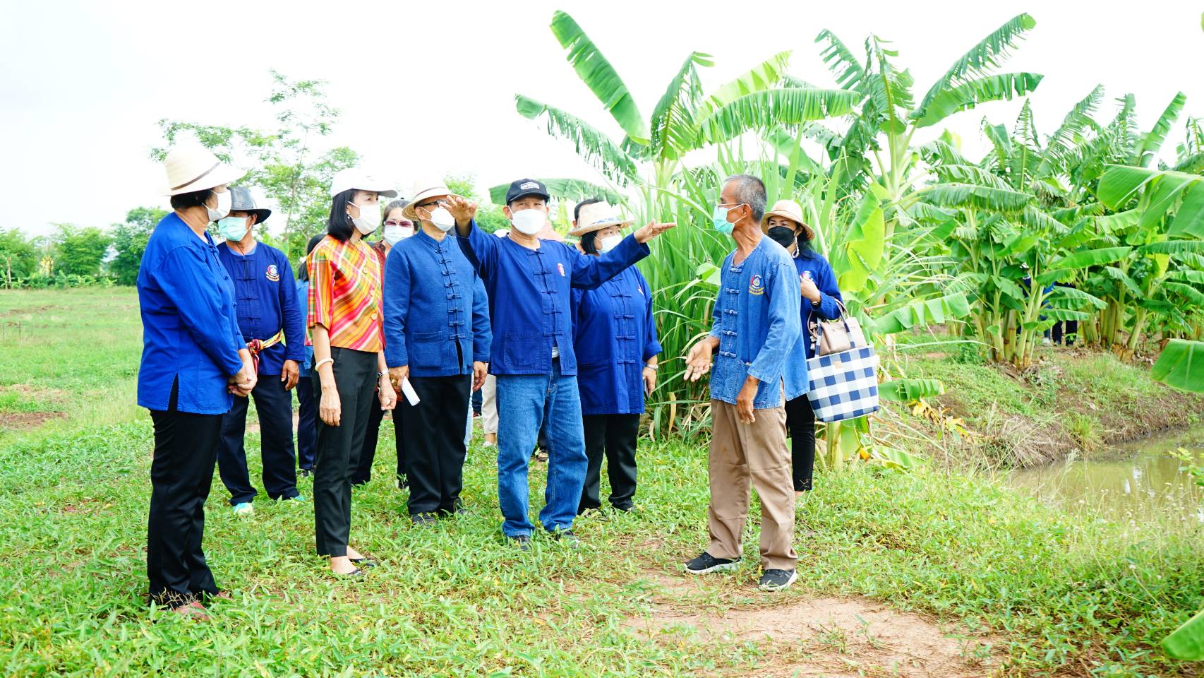 นายนิวัติ น้อยผาง รองอธิบดีกรมการพัฒนาชุมชน ลงพื้นที่ติดตามการดำเนินงานพัฒนาชุมชน ในพื้นที่ อำเภอแก้งคร้อ จังหวัดชัยภูมิ