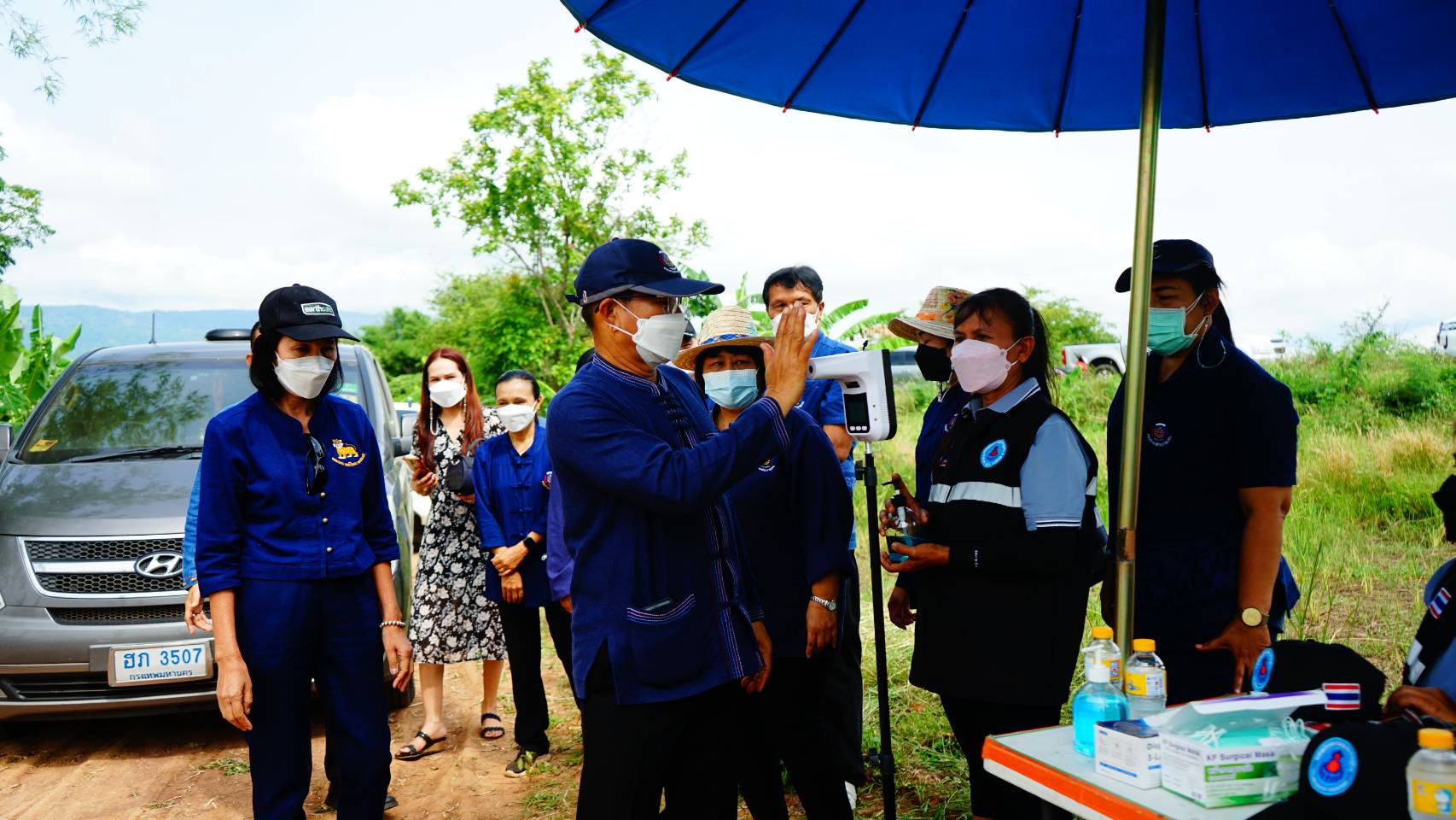 นายนิวัติ น้อยผาง รองอธิบดีกรมการพัฒนาชุมชน ลงพื้นที่อำเภอเกษตรสมบูรณ์ จังหวัดชัยภูมิ เยี่ยมพื้นที่แปลงครัวเรือนต้นแบบ โคก หนอง นา พช.