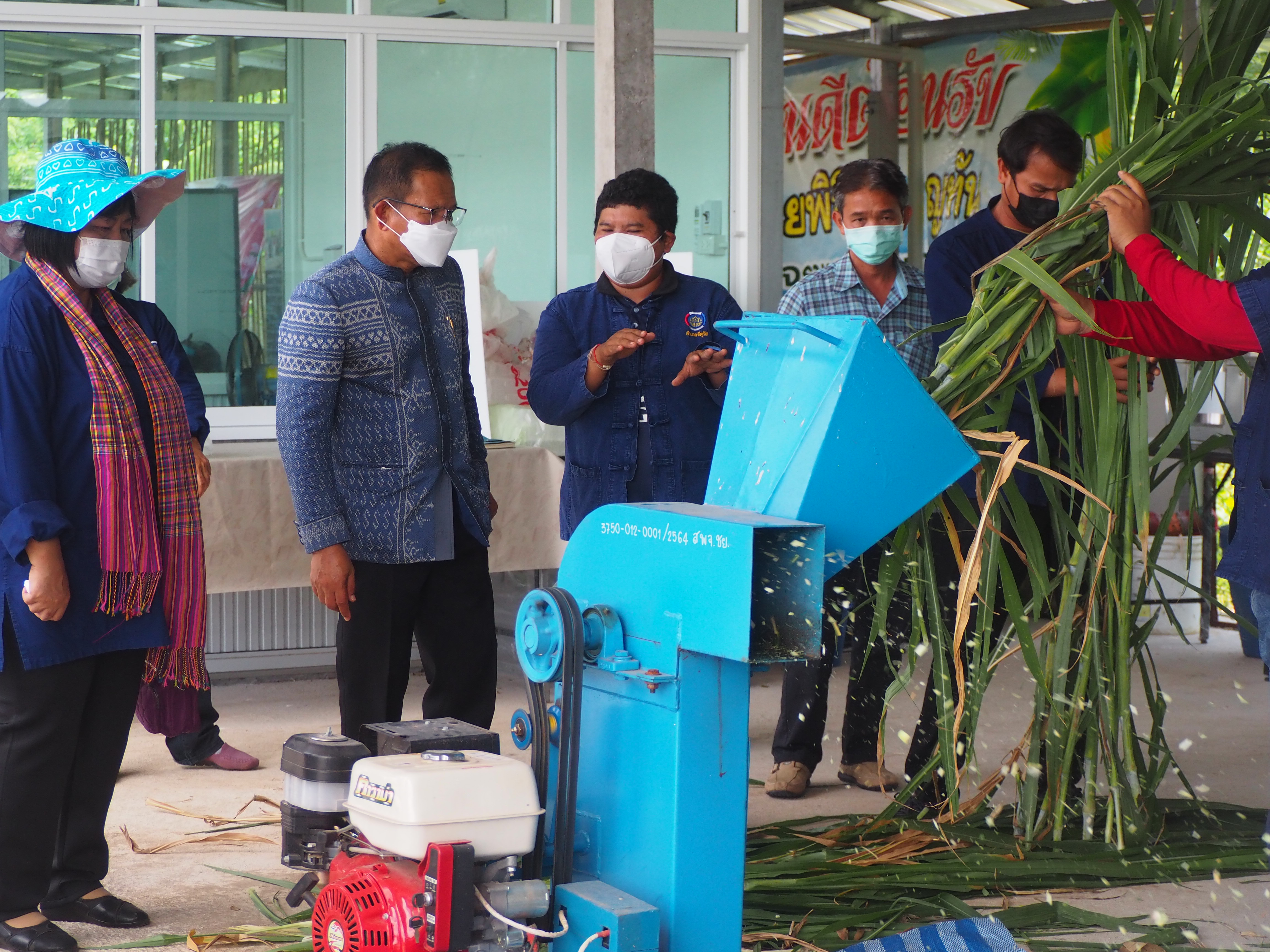 “นายนิวัติ น้อยผาง” รองอธิบดีกรมการพัฒนาชุมชน ลงพื้นที่อำเภอจัตุรัส จังหวัดชัยภูมิ เยี่ยมพื้นที่เรียนรู้ชุมชนต้นแบบ โคก หนอง นา พช.