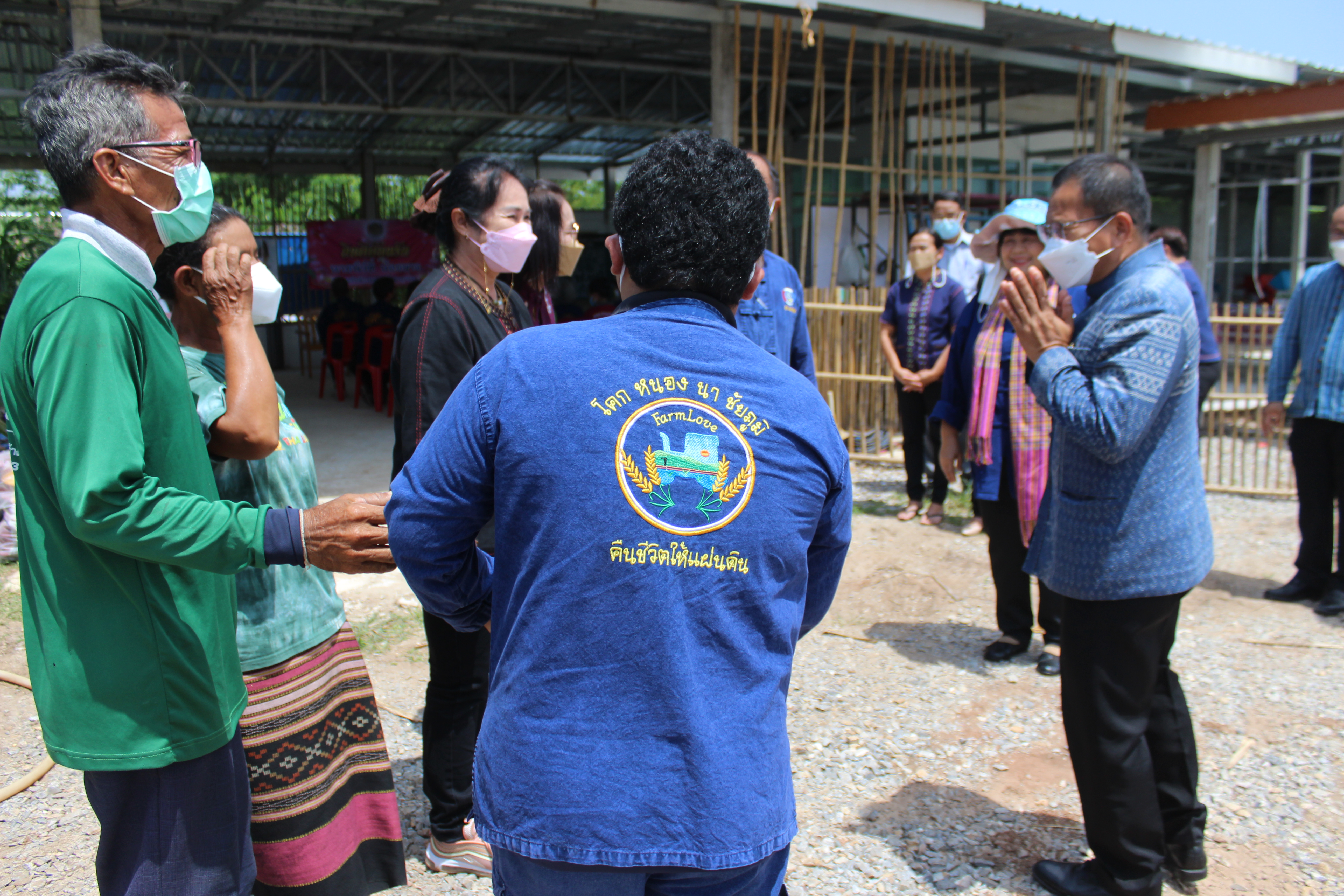 “นายนิวัติ น้อยผาง” รองอธิบดีกรมการพัฒนาชุมชน ลงพื้นที่อำเภอจัตุรัส จังหวัดชัยภูมิ เยี่ยมพื้นที่เรียนรู้ชุมชนต้นแบบ โคก หนอง นา พช.