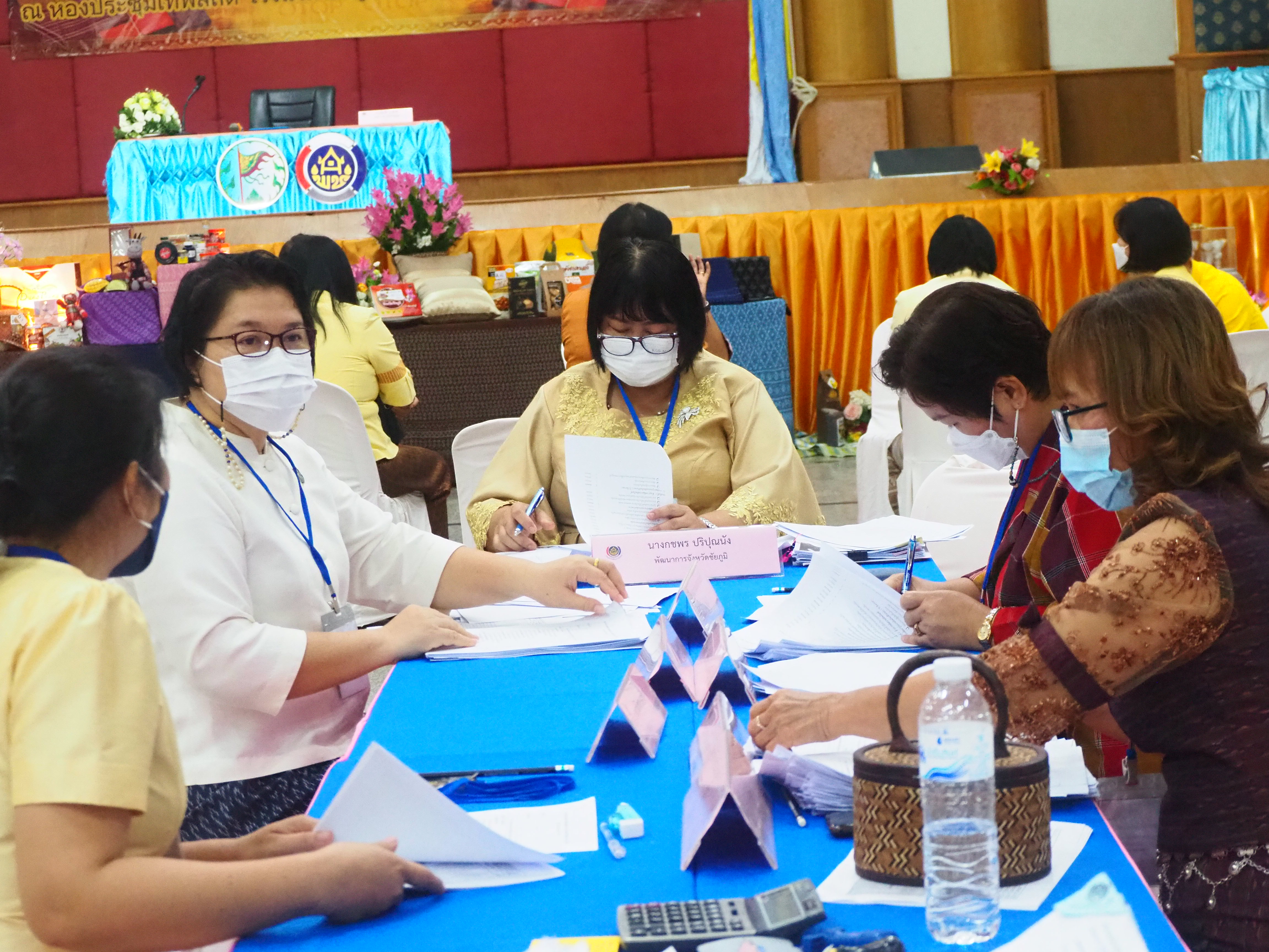 จังหวัดชัยภูมิ คัดสรรสุดยอดหนึ่งตำบล หนึ่งผลิตภัณฑ์ไทย ปี 2565 ผลักดันสินค้า OTOP สู่การบวนการคัดสรร สร้างคุณค่า สร้างความเข้มแข็งให้เศรษฐกิจฐานราก