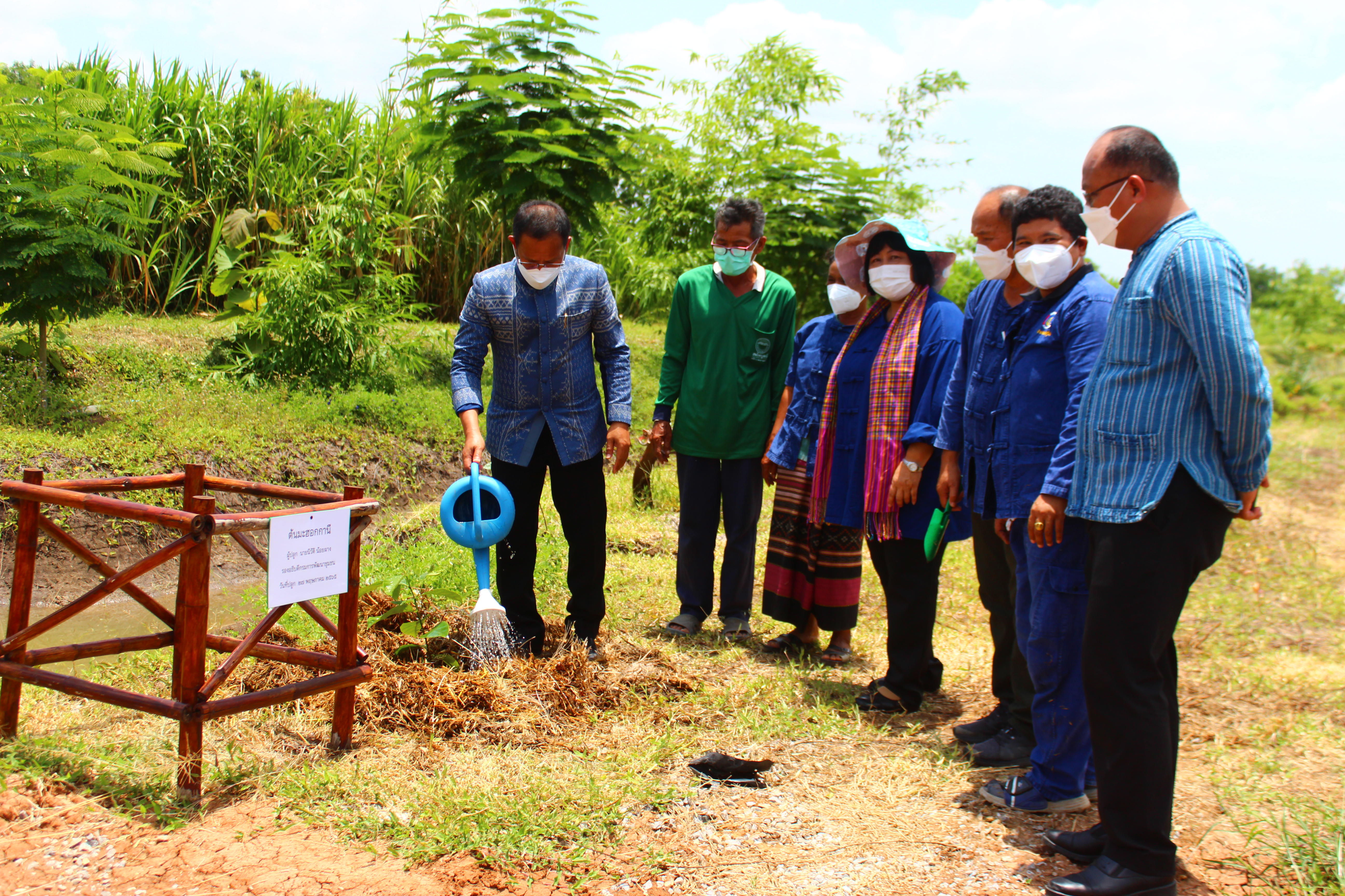 “นายนิวัติ น้อยผาง” รองอธิบดีกรมการพัฒนาชุมชน ลงพื้นที่อำเภอจัตุรัส จังหวัดชัยภูมิ เยี่ยมพื้นที่เรียนรู้ชุมชนต้นแบบ โคก หนอง นา พช.