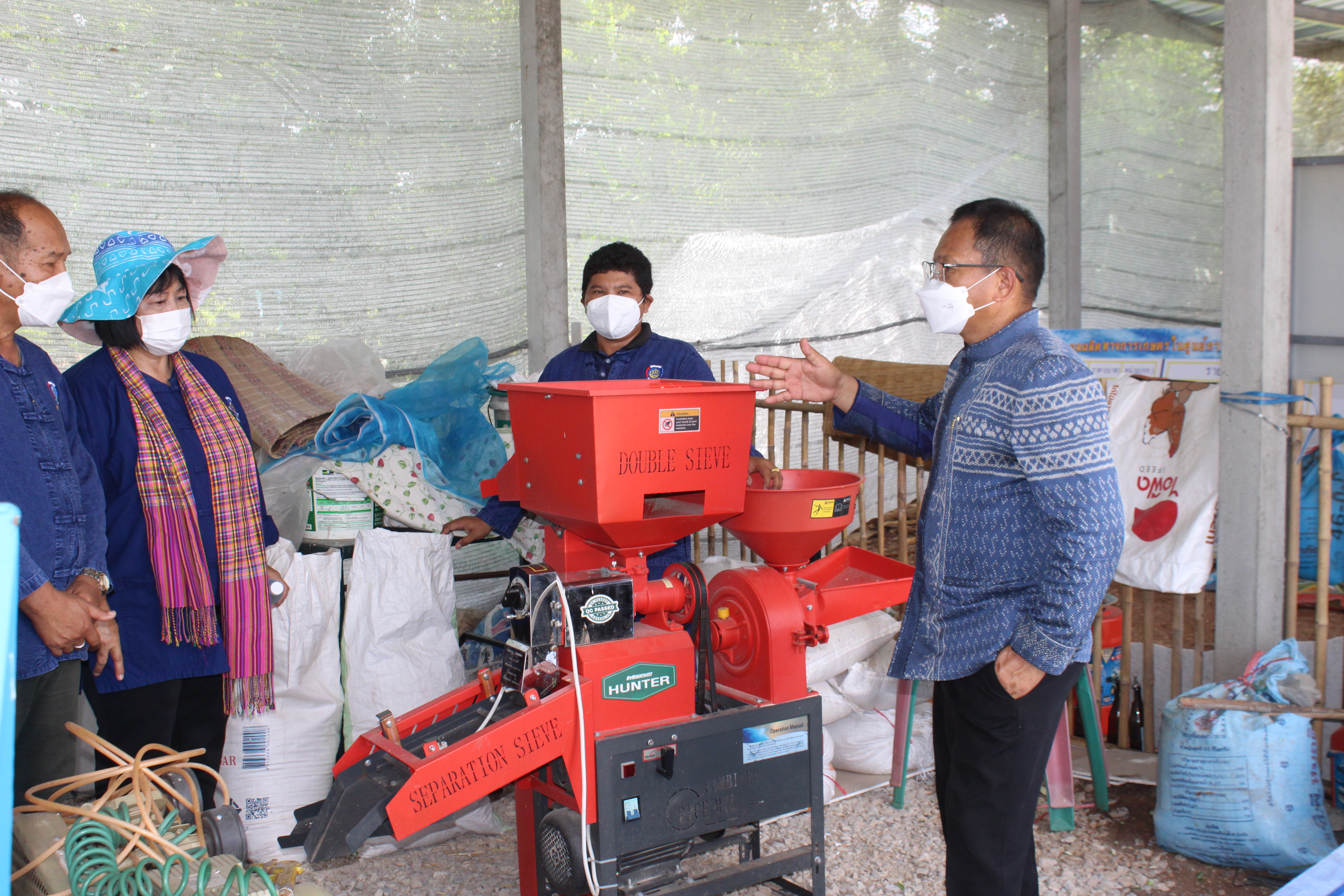 “นายนิวัติ น้อยผาง” รองอธิบดีกรมการพัฒนาชุมชน ลงพื้นที่อำเภอจัตุรัส จังหวัดชัยภูมิ เยี่ยมพื้นที่เรียนรู้ชุมชนต้นแบบ โคก หนอง นา พช.